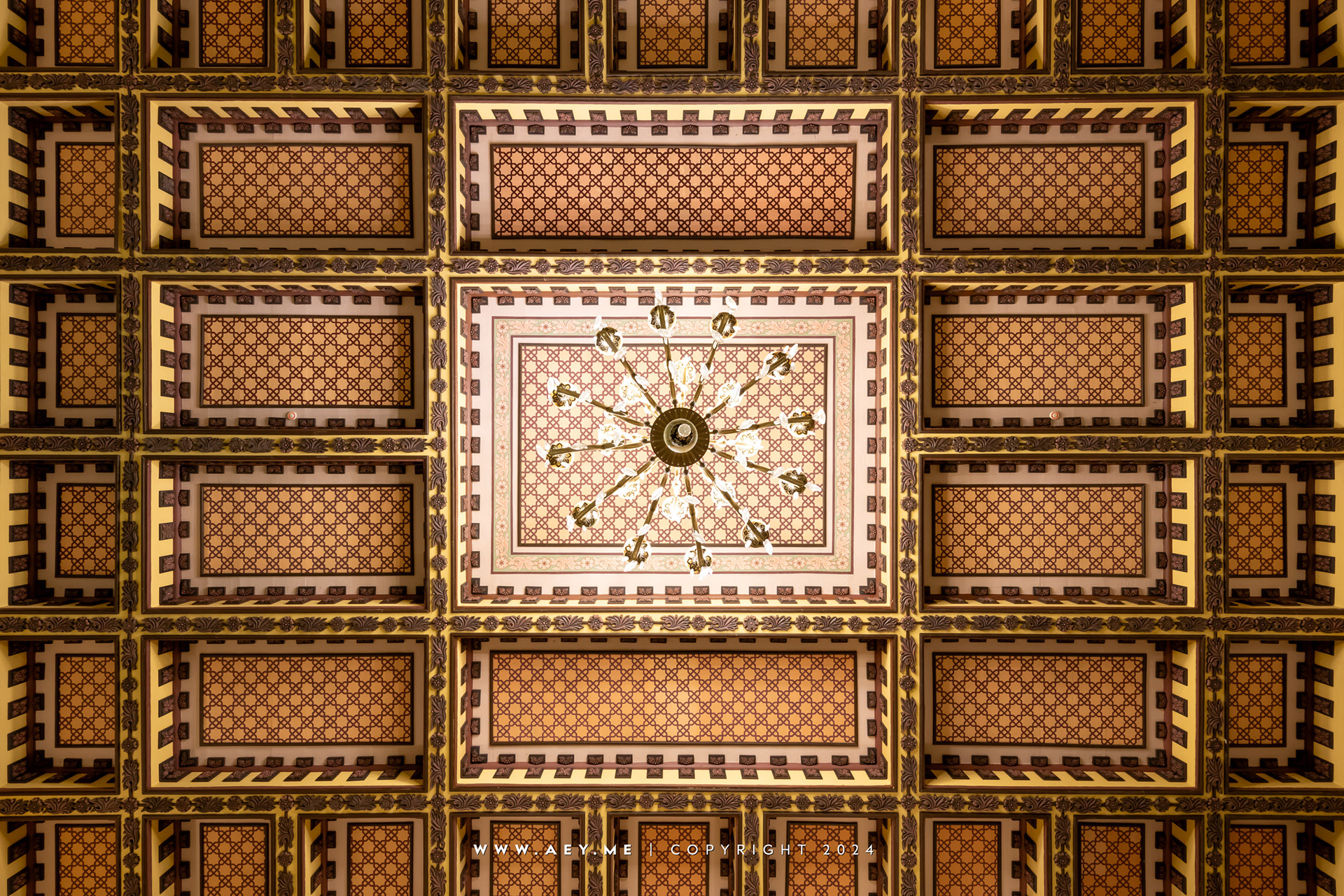 Vajiranusorn Building