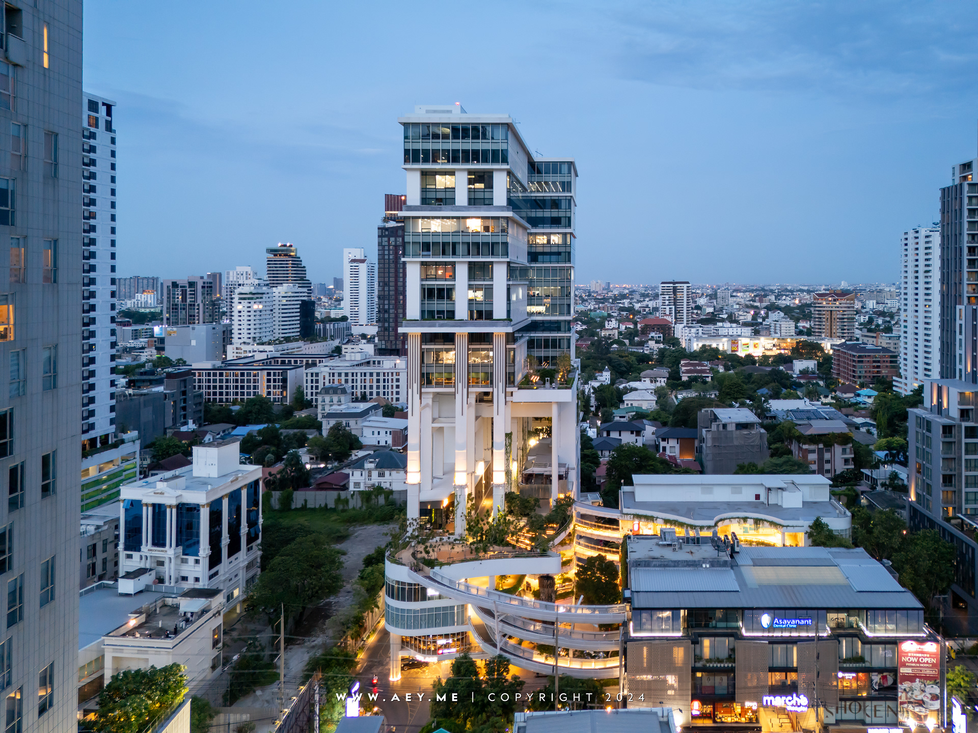 T PLACE, Thonglor