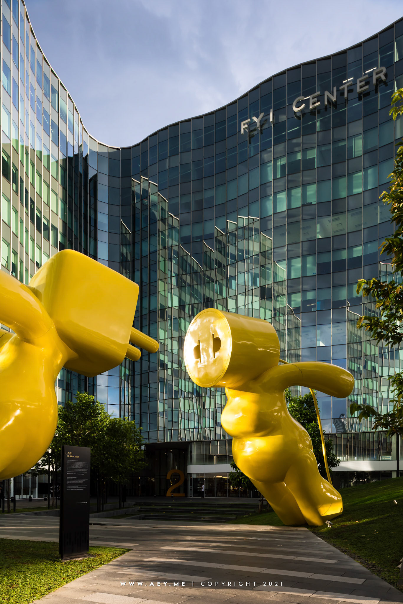 Mr. &amp; Mrs. Spark, FYI Center, Bangkok (Nikon D810 + PC-E NIKKOR 24mm f/3.5D ED + Adobe LightRoom Classic)