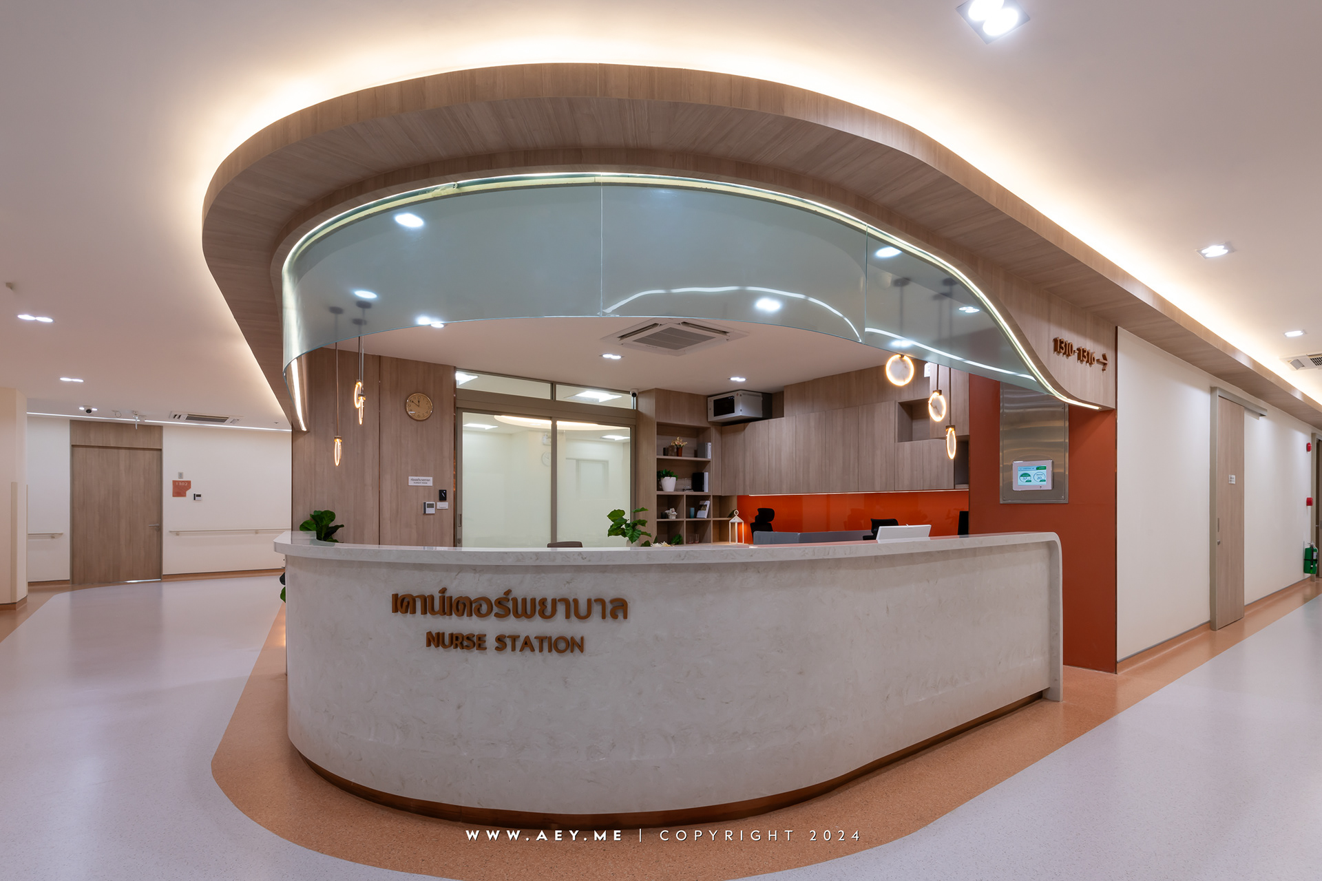 Siriraj Hospital - Phra Sri Building