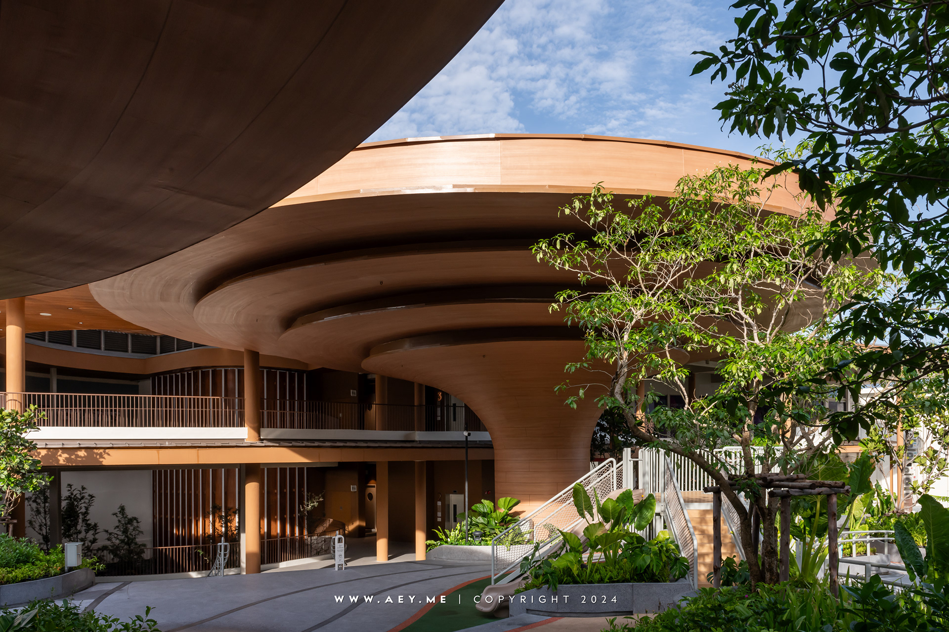 Charn At The Avenue Chaengwattana