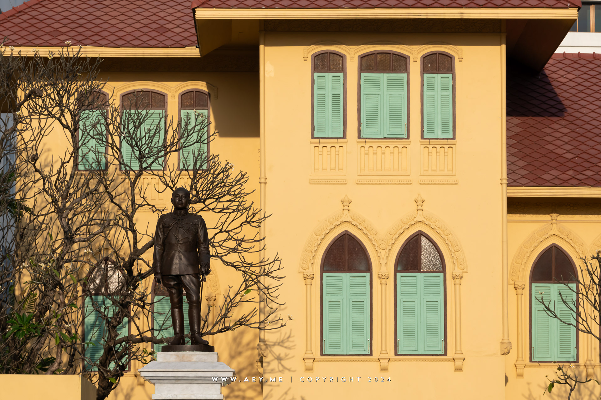 Vajiranusorn Building