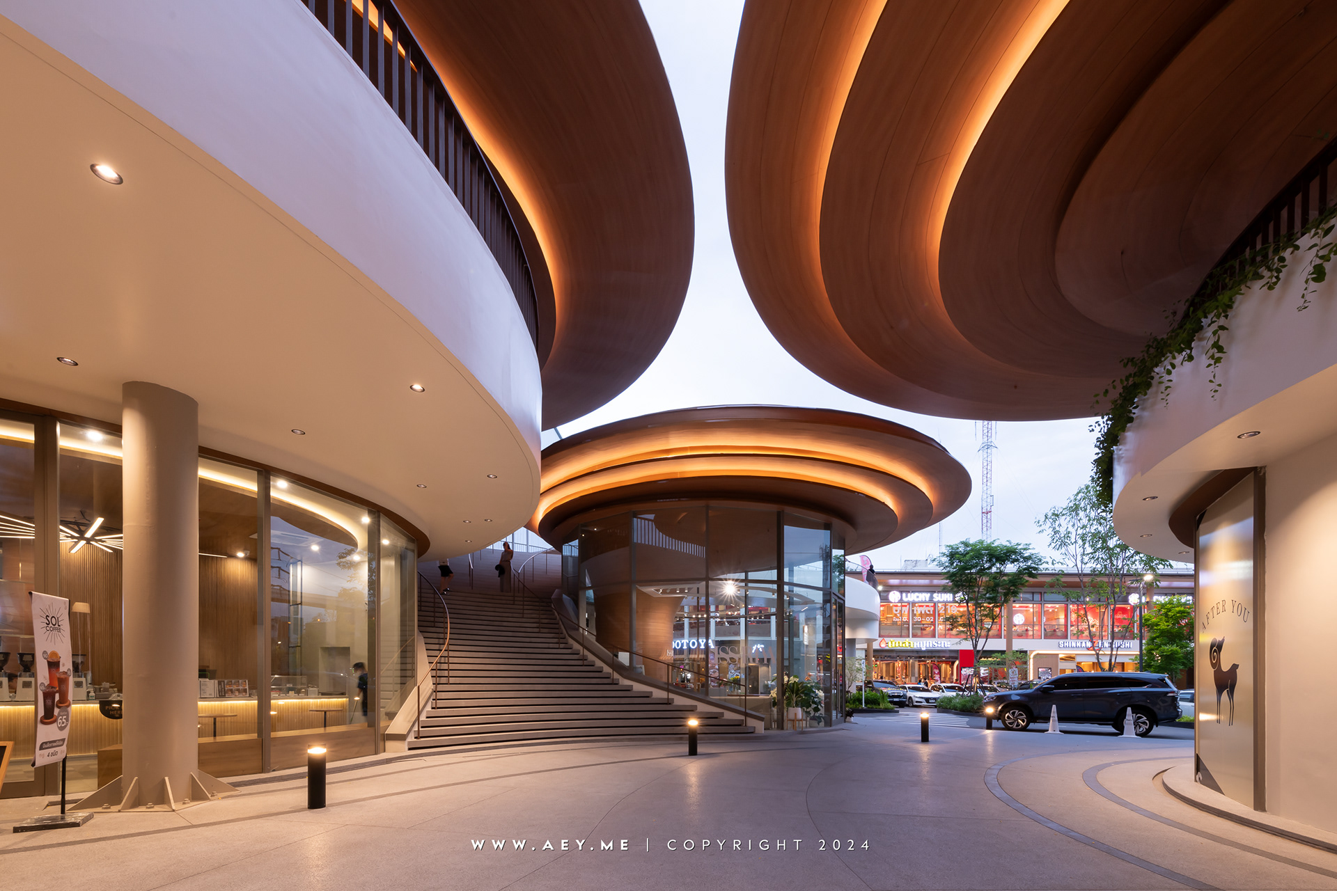 Charn At The Avenue Chaengwattana