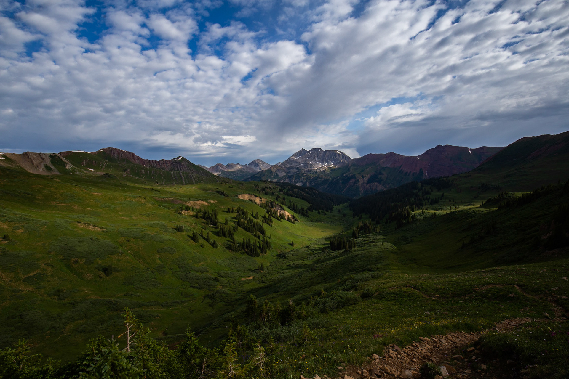 From the top of Hasley Pass, the basin in its entirety came into stunning view.