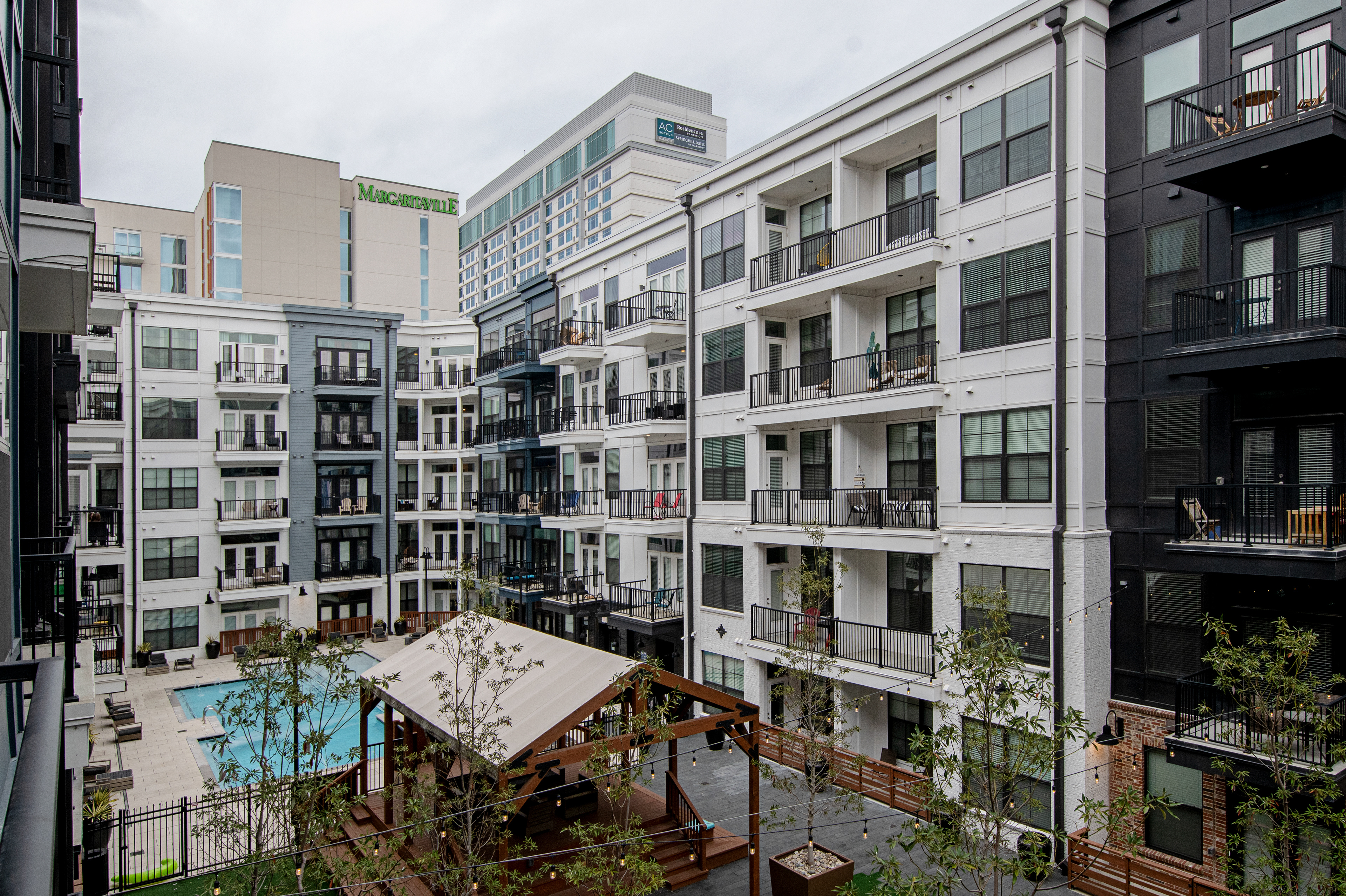 501 Union - Inner Courtyard