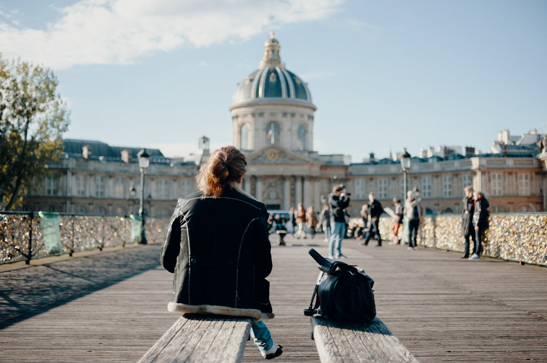 Sketching the Institute of France.