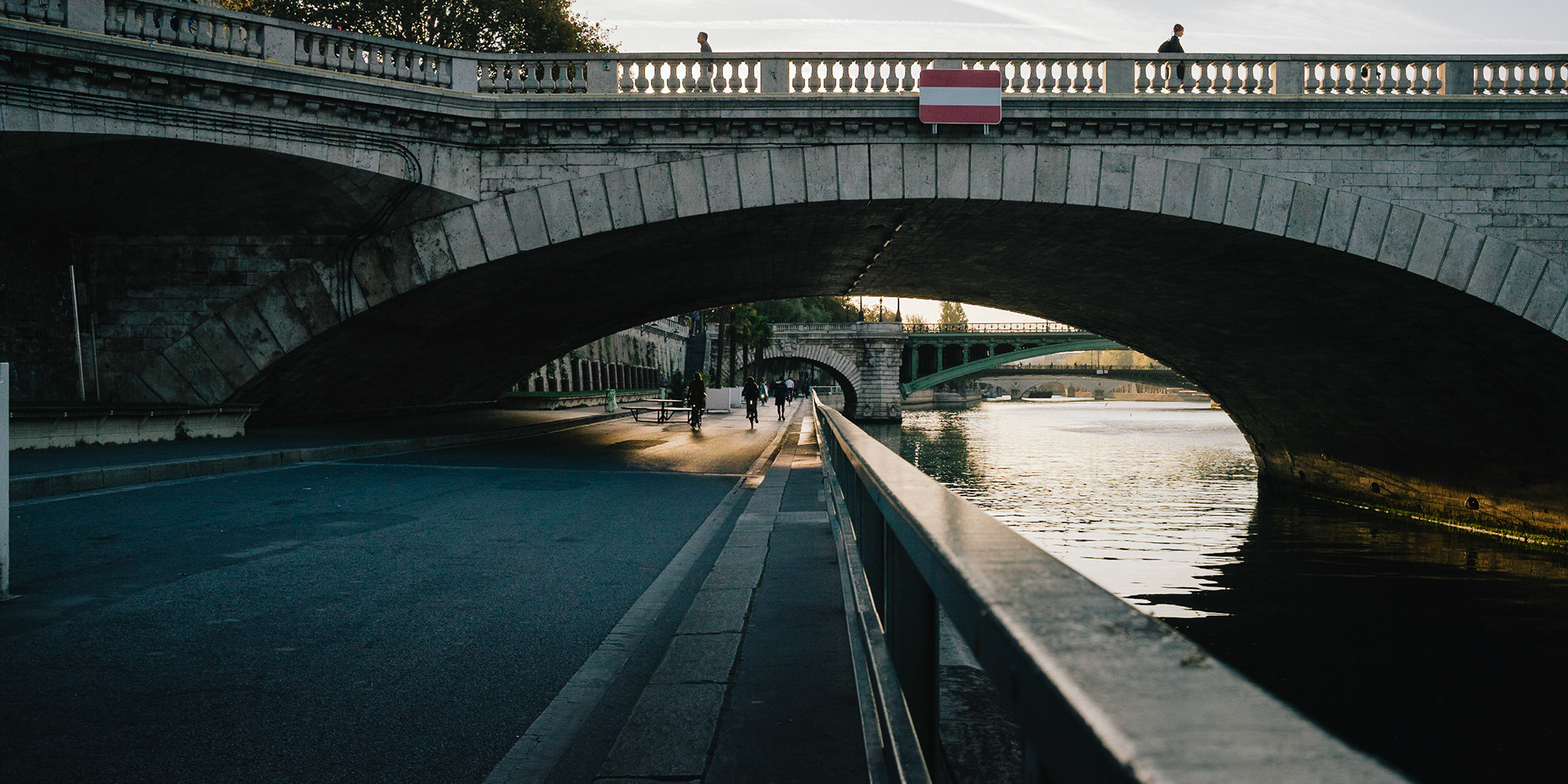 From front to back: Pont au Change, Pont Notre-Dame, Pont d'Arcole, Pont Louis Philippe, and, barely visible, Pont Marie.