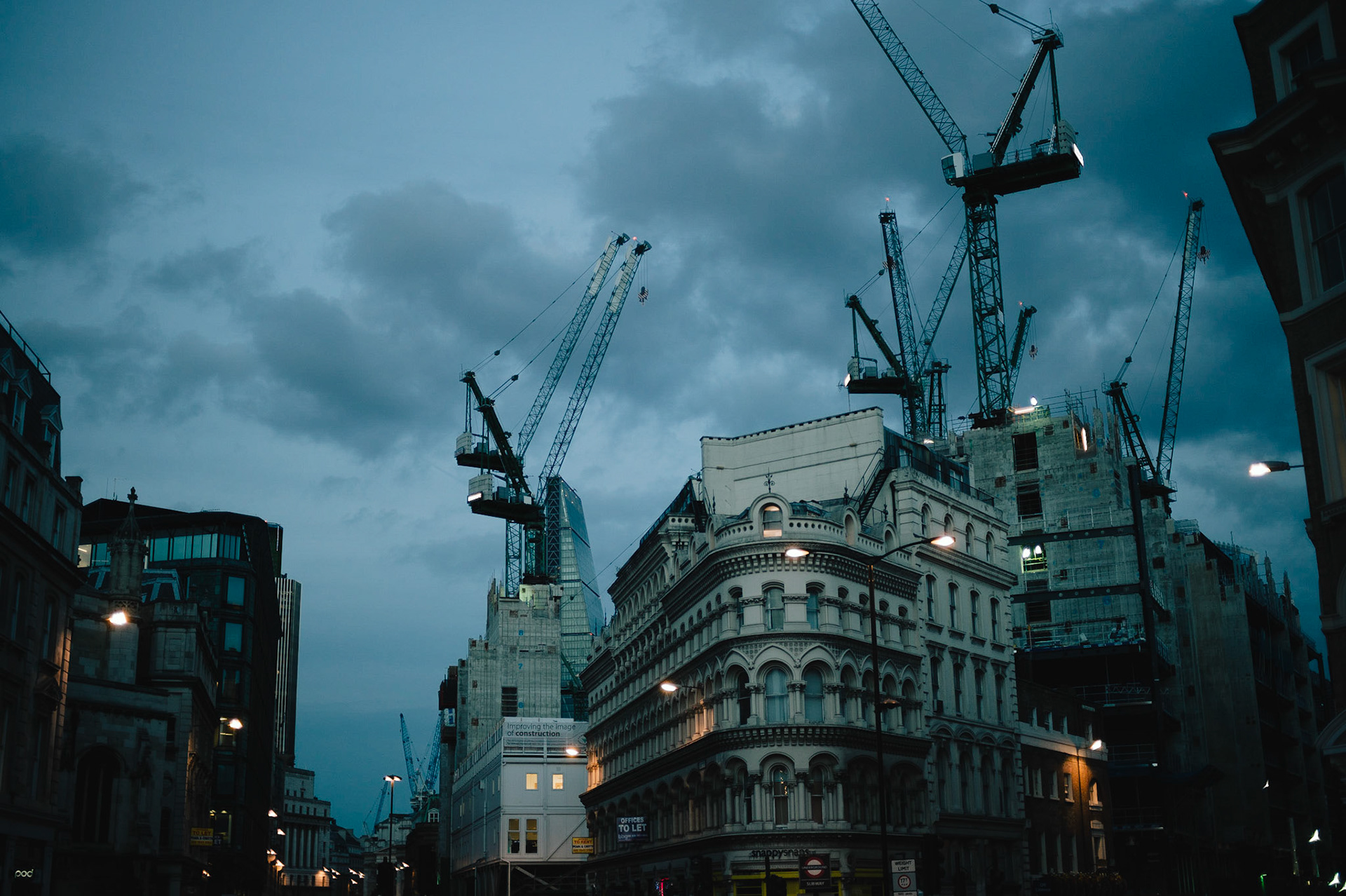 Construction crane shortage at the intersection of Queen Victoria Street and Cannon Street
