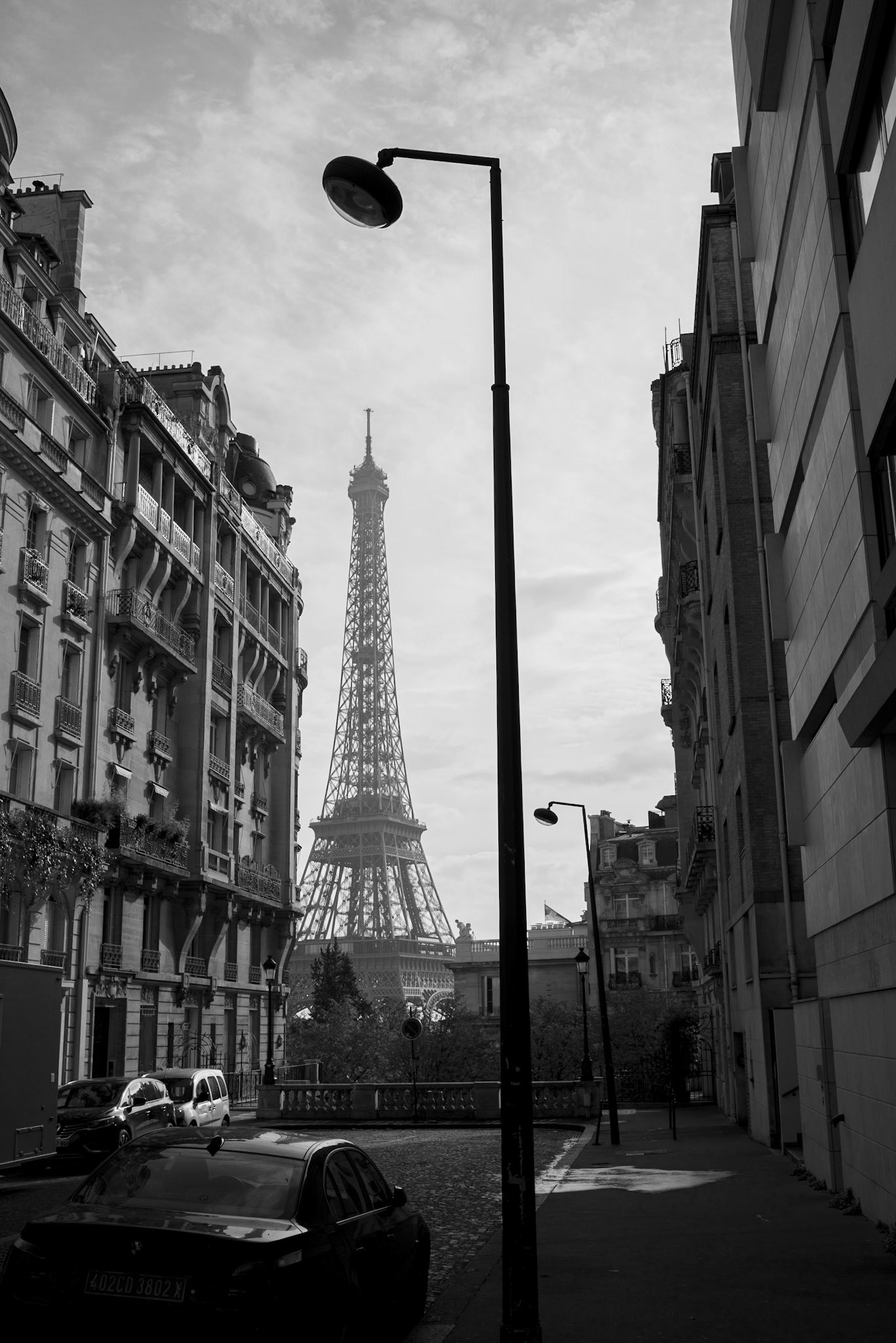 La tour Eiffel depuis l’avenue de Camoens