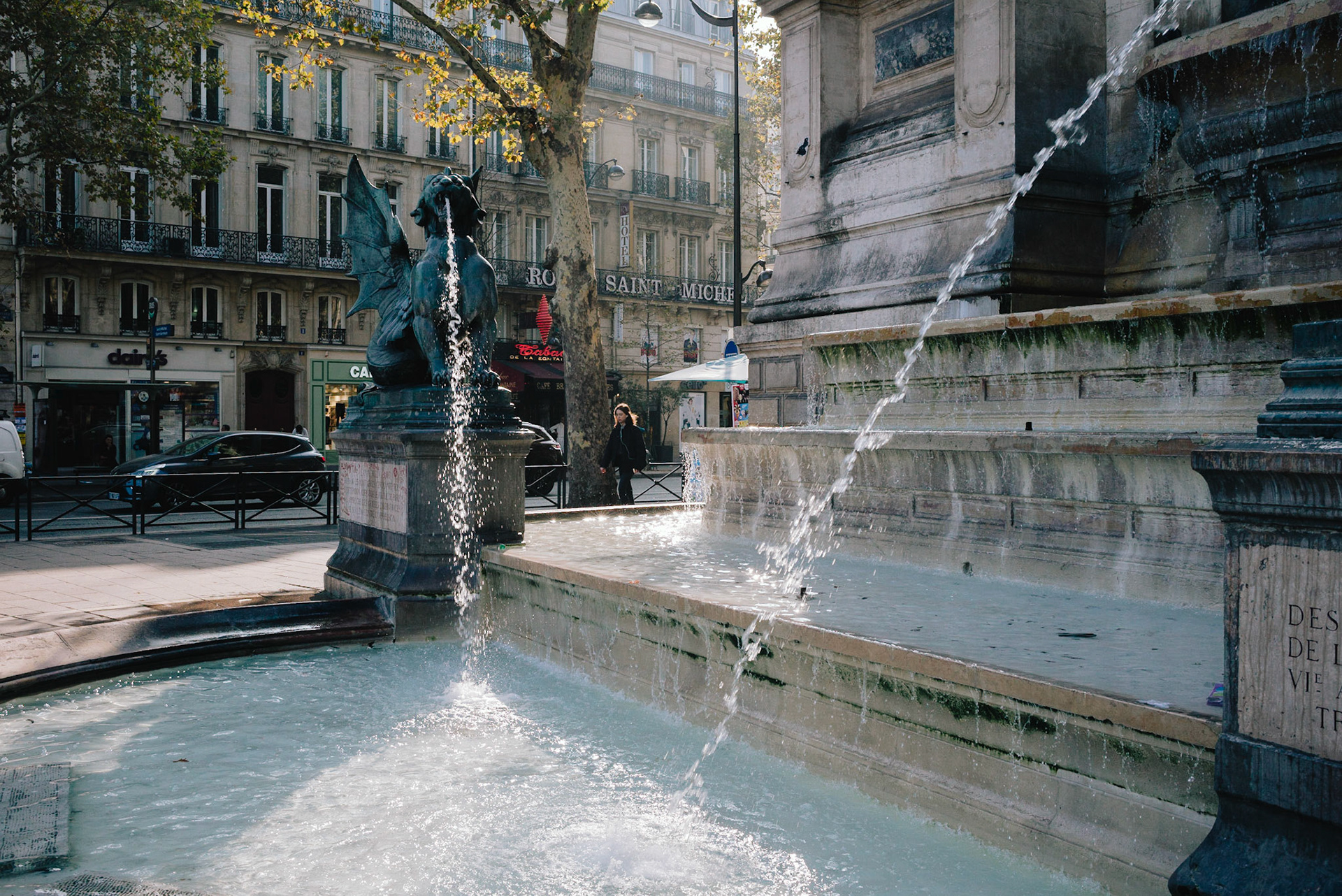 Fontaine Saint-Michel on the Place Saint-Michel