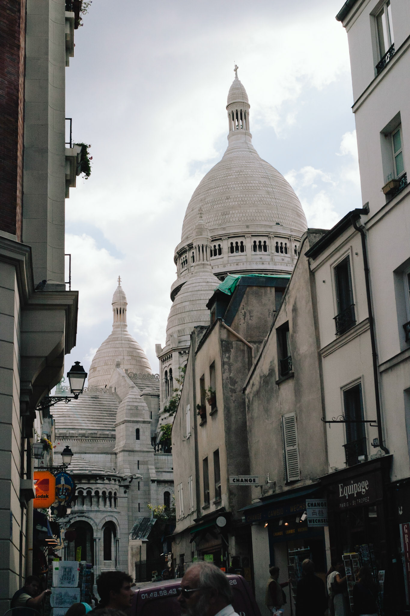 Derrière la basilique du Sacré-Coeur à Montmartre