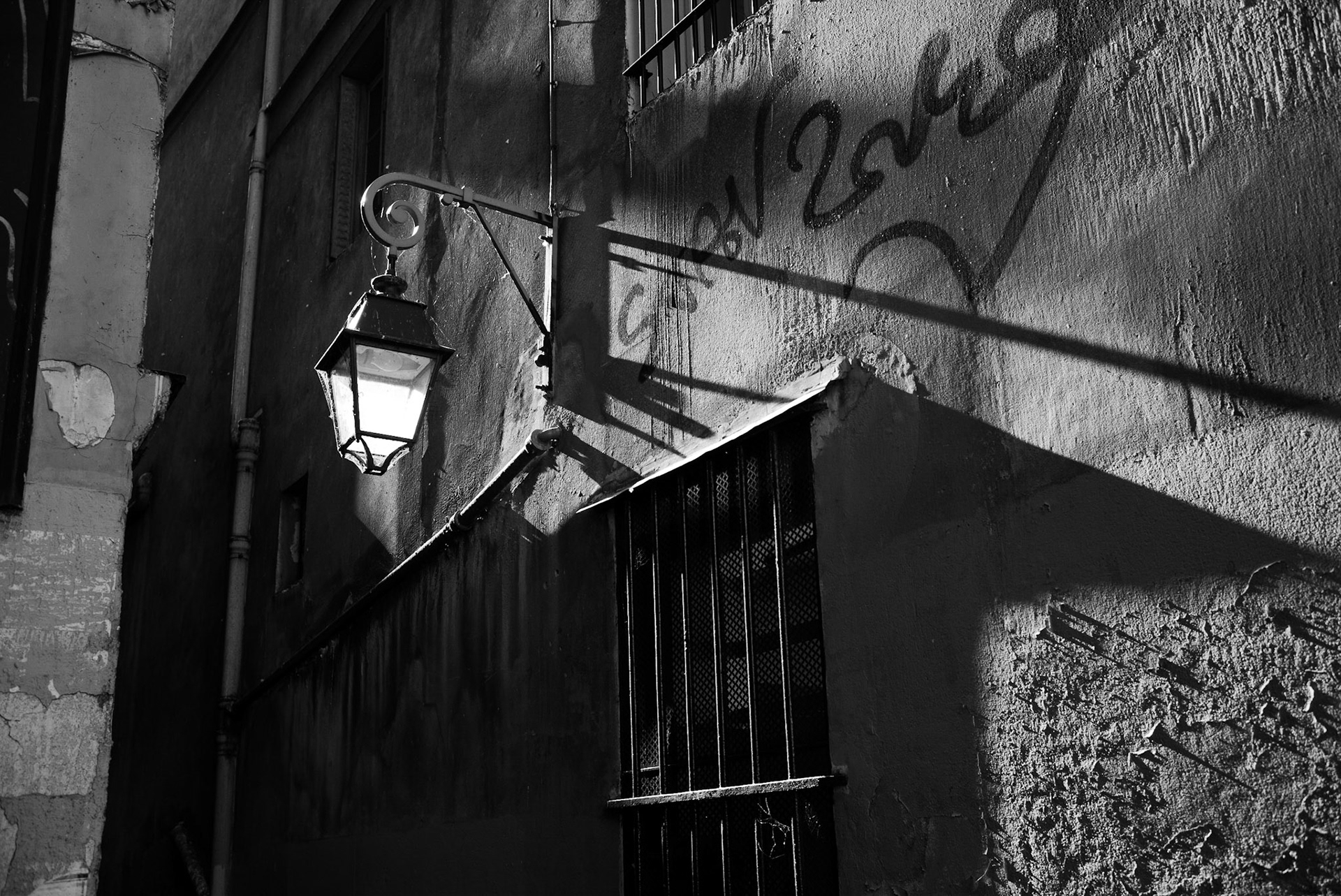 The "street of the fishing cat" is one of the narrowest streets in Paris, and dates back to the 1500s.