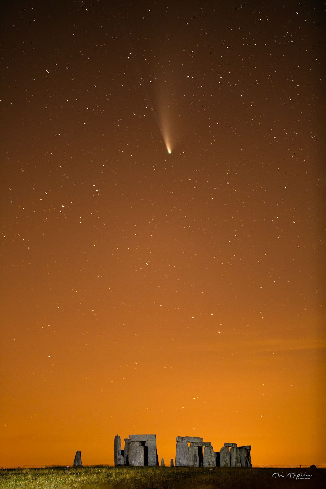 COMET NEOWISE