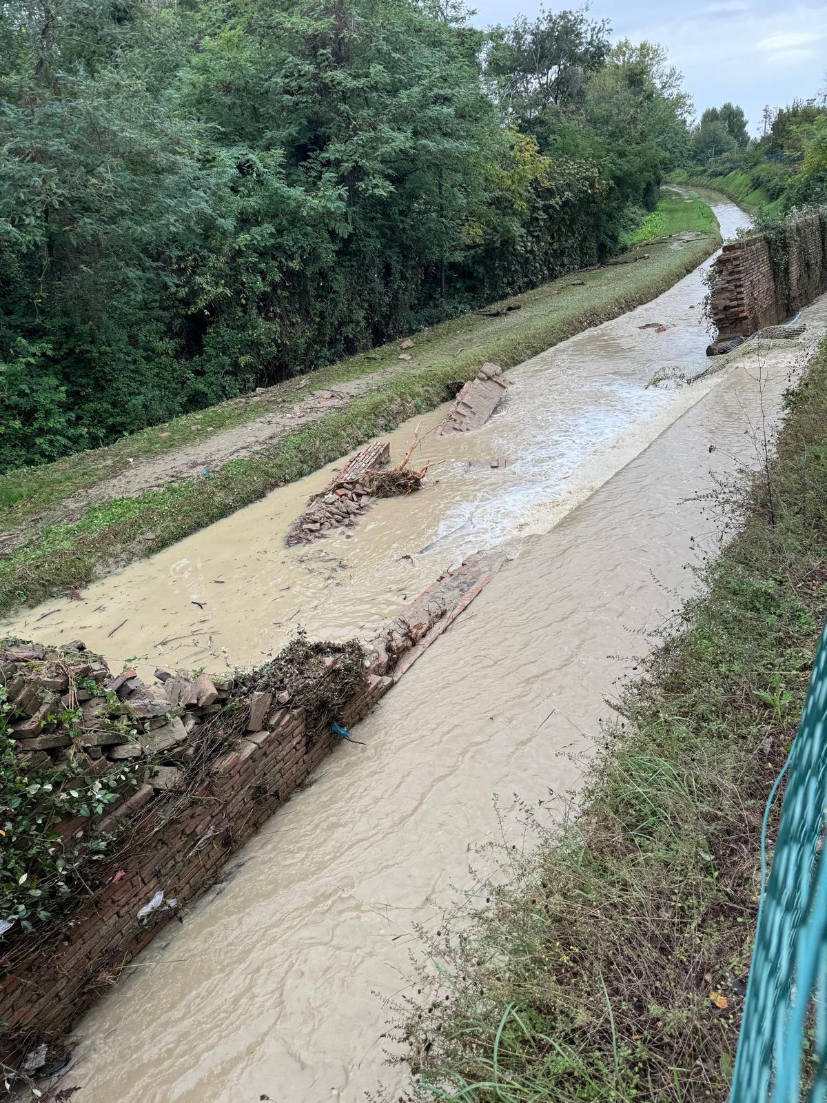 Comitato Rigenerazione No Speculazione, The Ravone stream broke through the wall separating it from the Ghisiliera canal, October 20, 2024