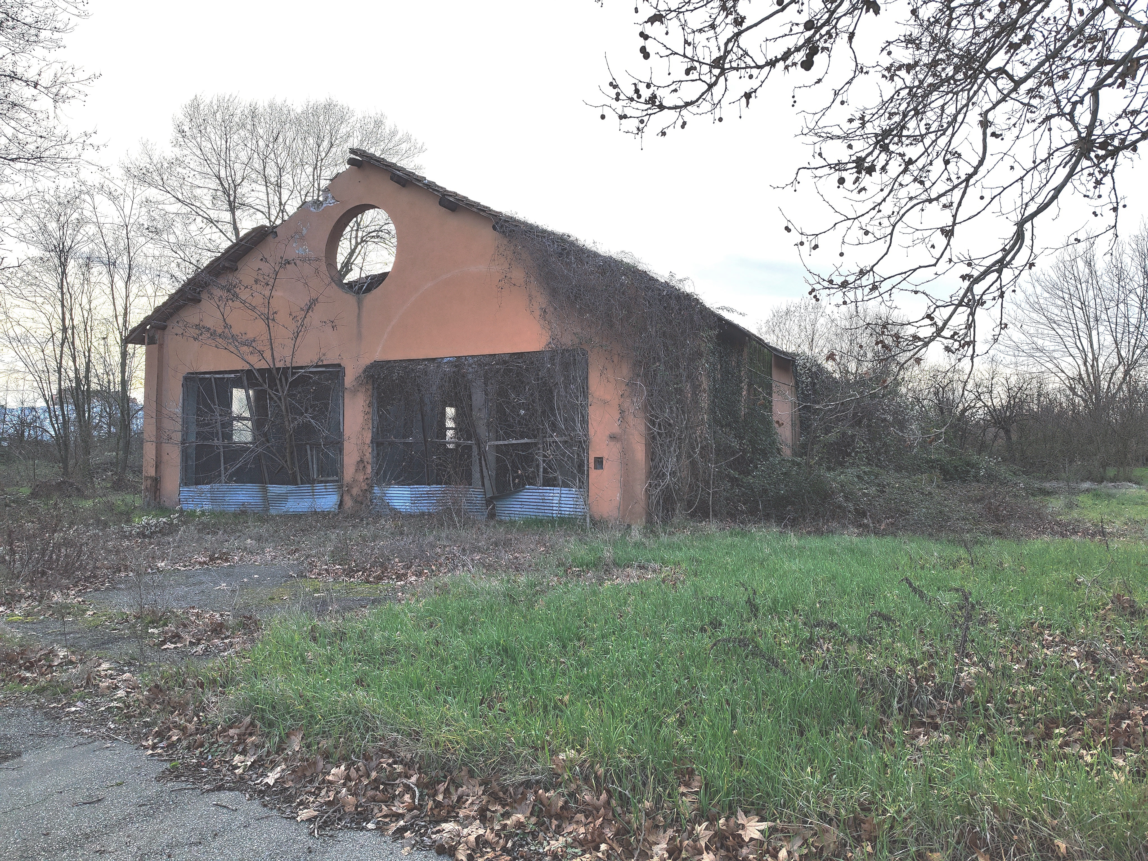 Photograph of Building A or B, kindly provided by the Comitato Rigenerazione No Speculazione