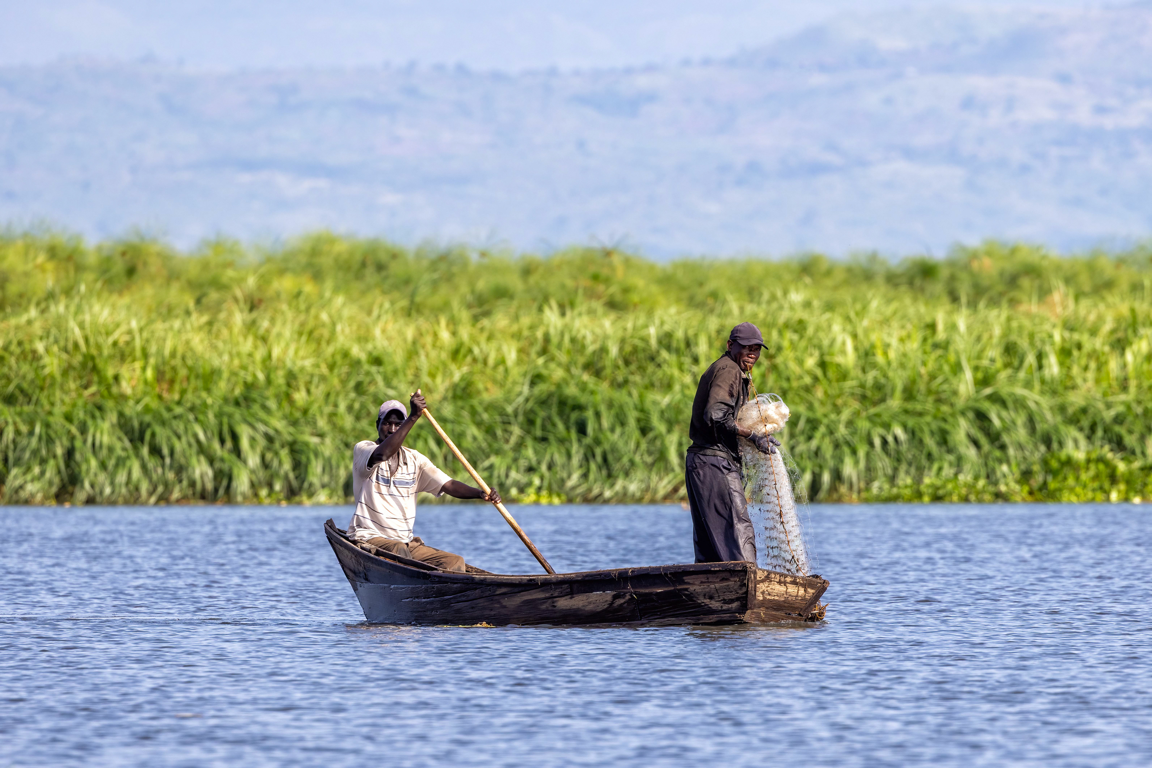 Fishermen in Lake Albert, Uganda - RM