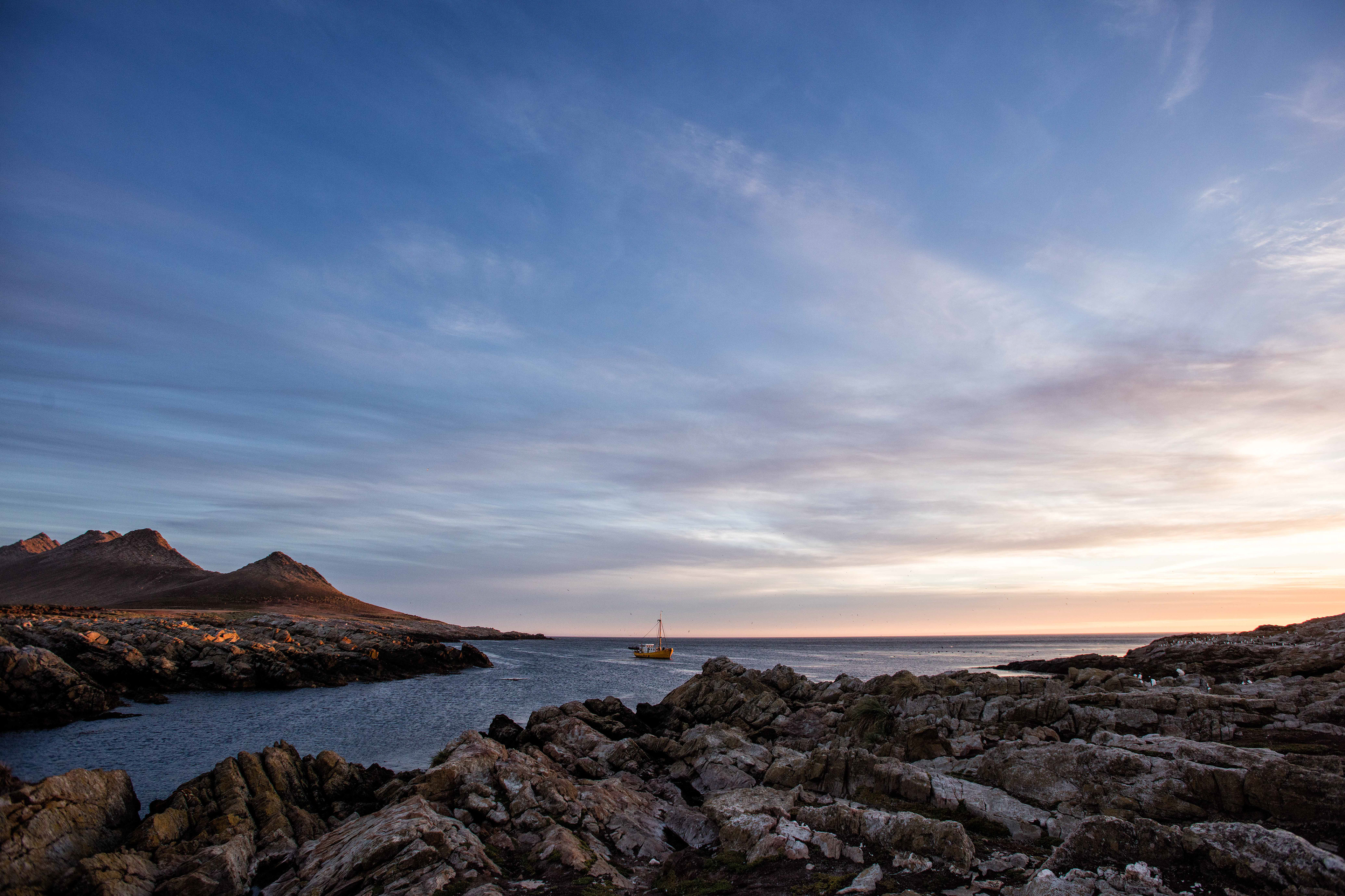Our transport leaving us on Steeple Jason Island - Falklands