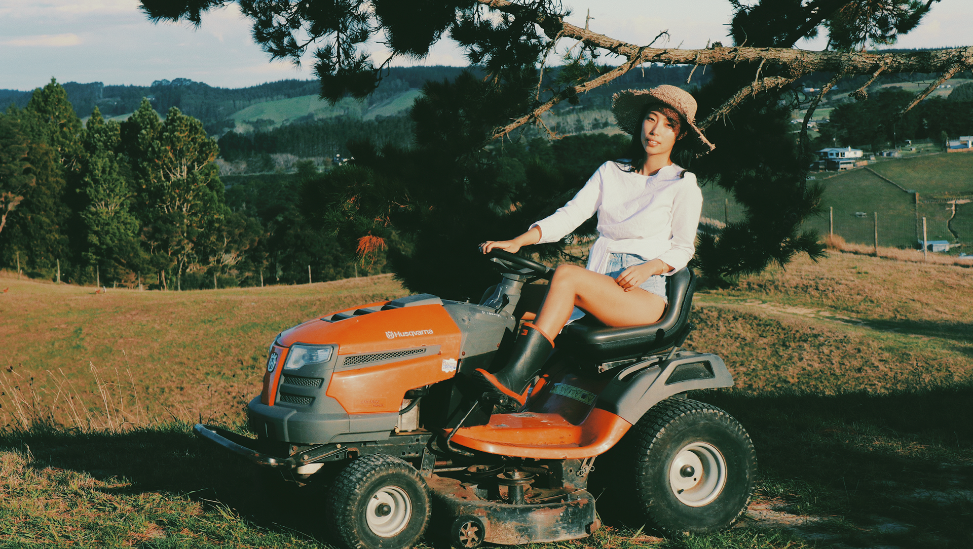 Julia-Farmland Photography