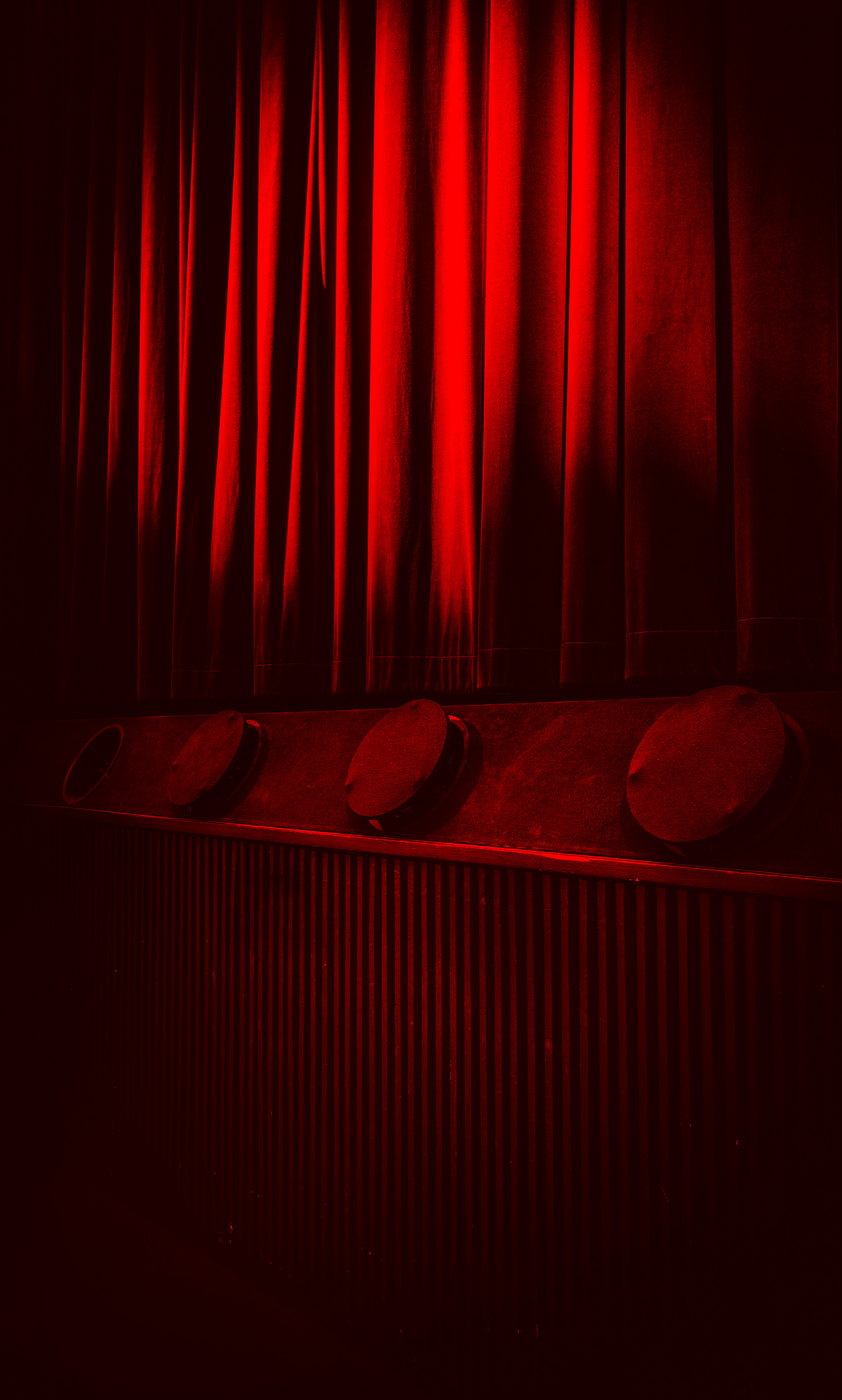 Rød#2. Backlit photographic print in an industrial metal container. 31x51cm. Unique edition. Grand Teatret is one of Copenhagen’s oldest cinemas, located within the Palace Hotel complex on City Hall Square. The building was designed by Anton Rosen in the Art Deco style in 1910.