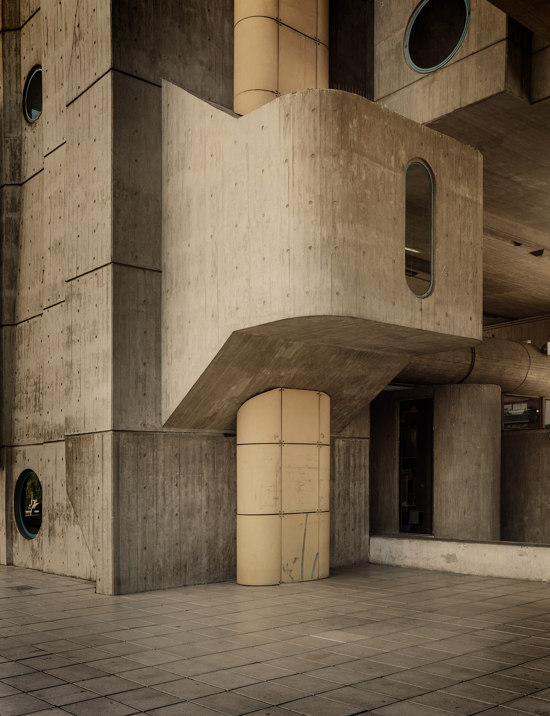 Biblioteca Nacional #4. Fine Art Photographic Print. 130x100cm. Beech frame with museum glass. Edition of 3 + AP.