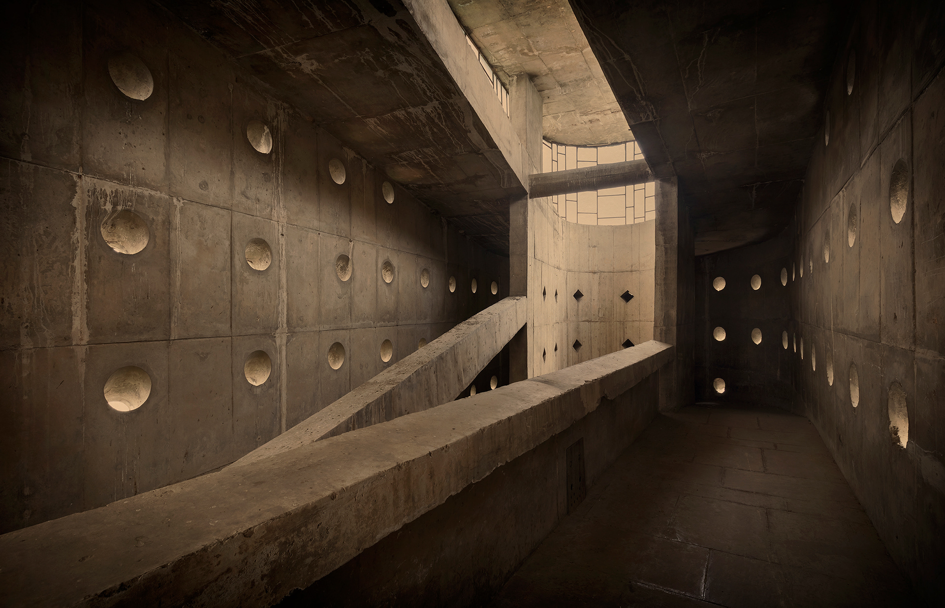PGIMER #1. Fine Art Photographic Inkjet Print. 90 x 140 cm. Mahogany frame with museum glass. Edition of 3.