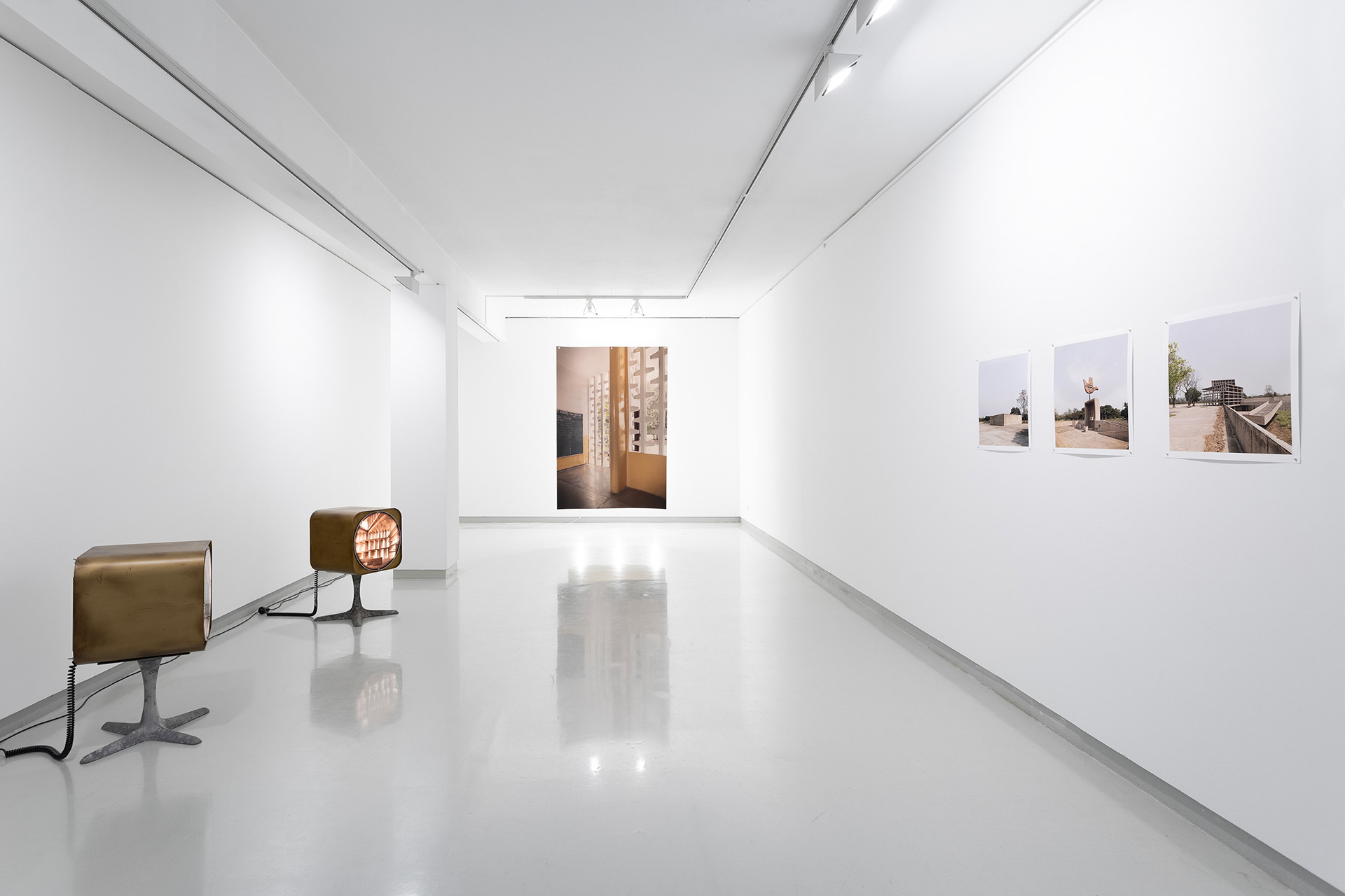 Exhibition view at Galeria Presença. 2026
