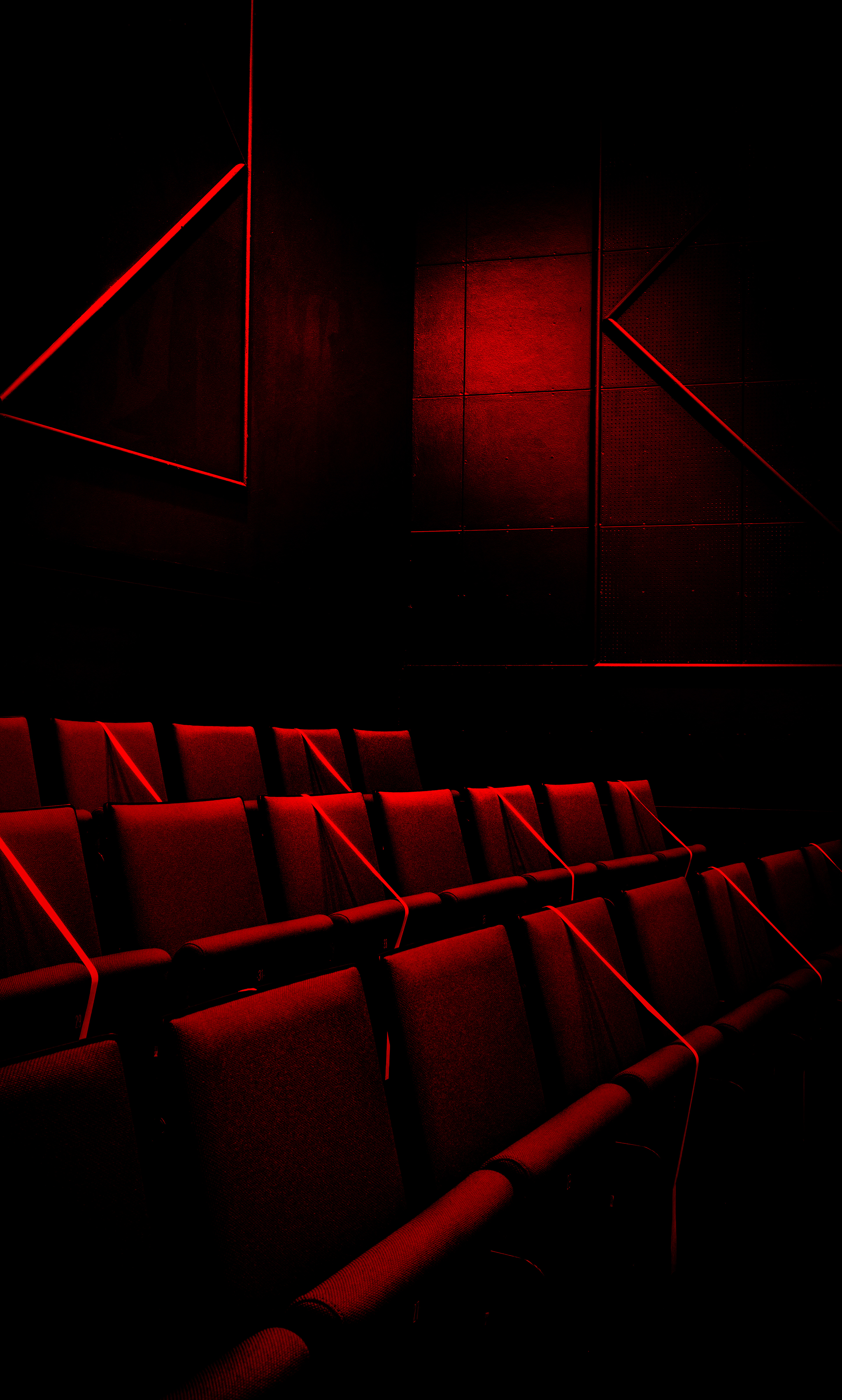 Rød#5. Backlit photographic print in an industrial metal container. 31x51cm. Unique edition. Auditoriet is an 800-seat concert hall at the Scandic Falkoner Hotel, remodelled in 2019 from the former 3 Falke Bio cinema, which opened in 1958 as Denmark’s first cinema designed for Todd-AO. Part of the modernist Falkoner Centre designed by Danish architect Ole Hagen, it has hosted performances by artists including Judy Garland and The Doors.