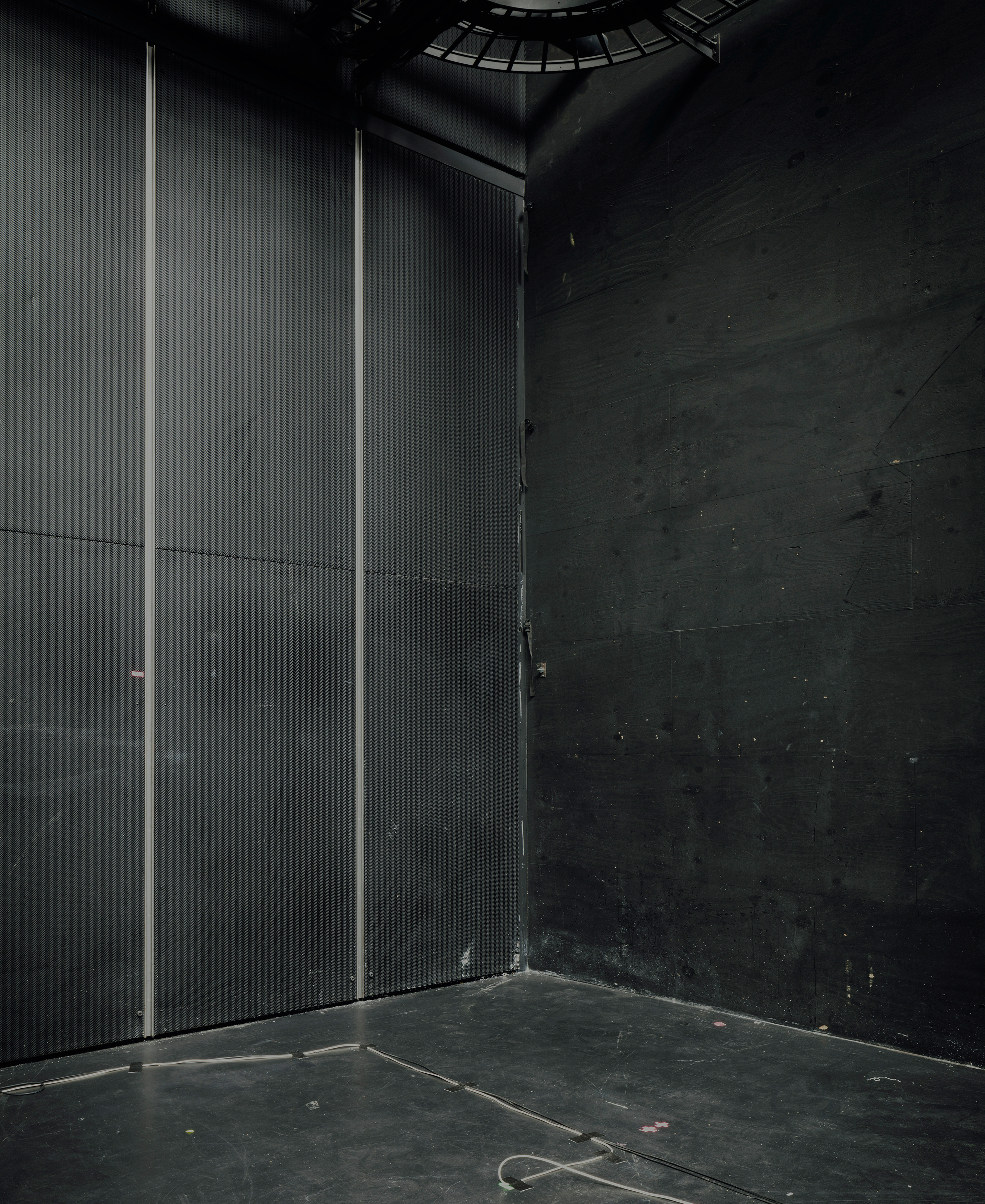 Hjørner#3. Backlit photographic print in a x-ray viewer. 36x44cm. Unique edition.