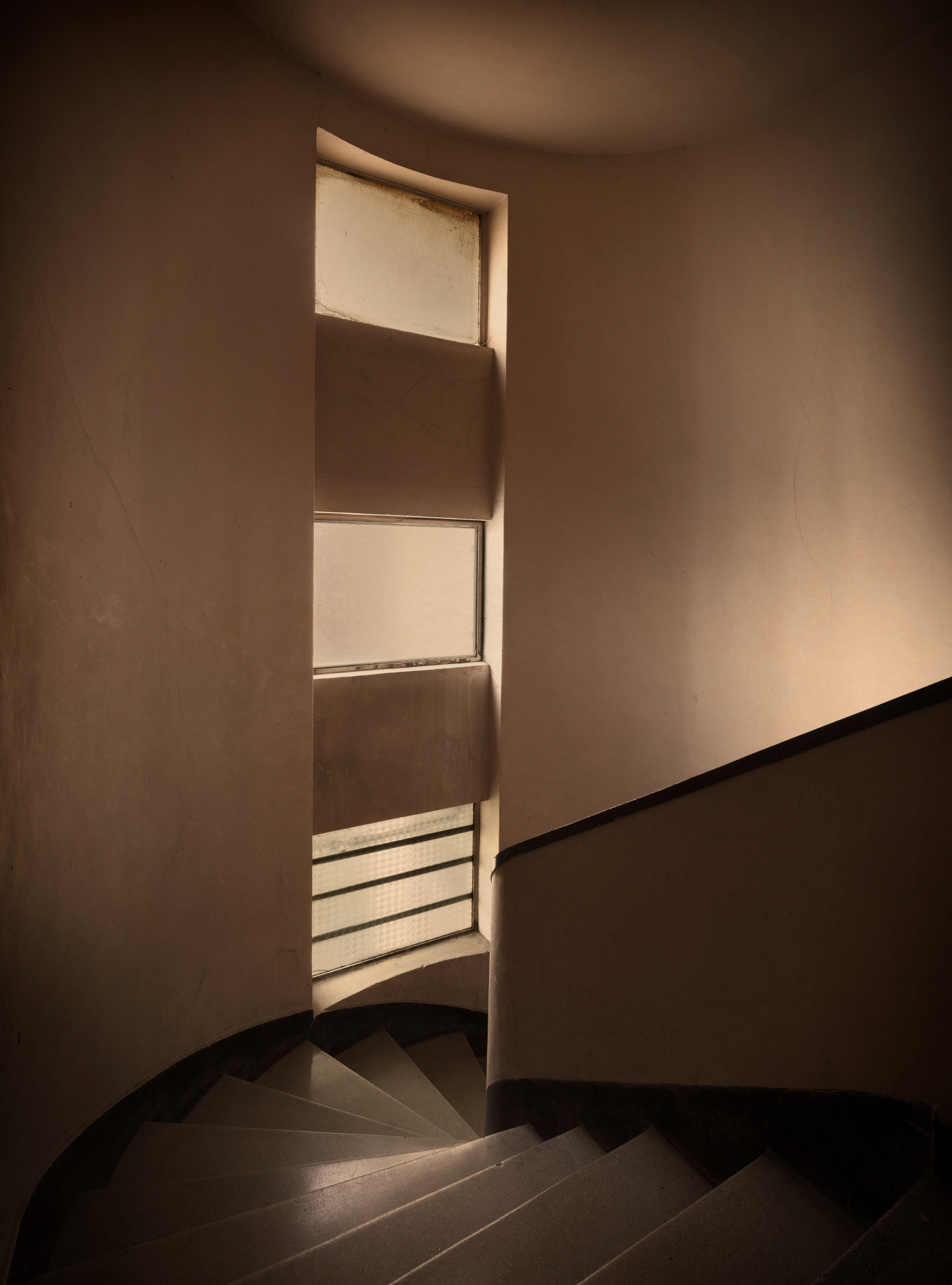 Scari #3 Fine art photographic inkjet print on fine art paper. Beech frame with museum glass.  135 × 100 cm. Edition of 3 + AP.