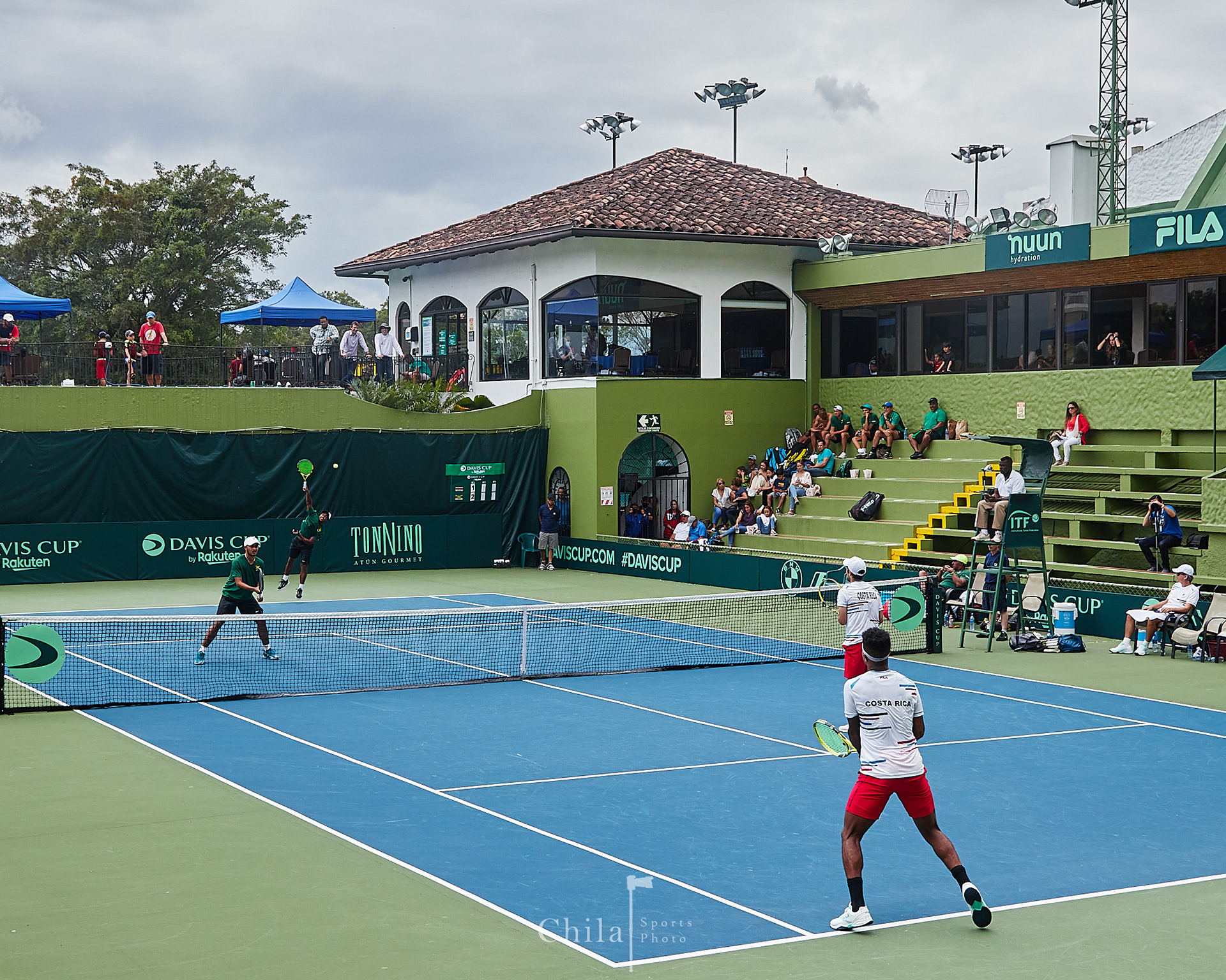 Costa Rica y Jamaica se enfrentan en su partido de dobles