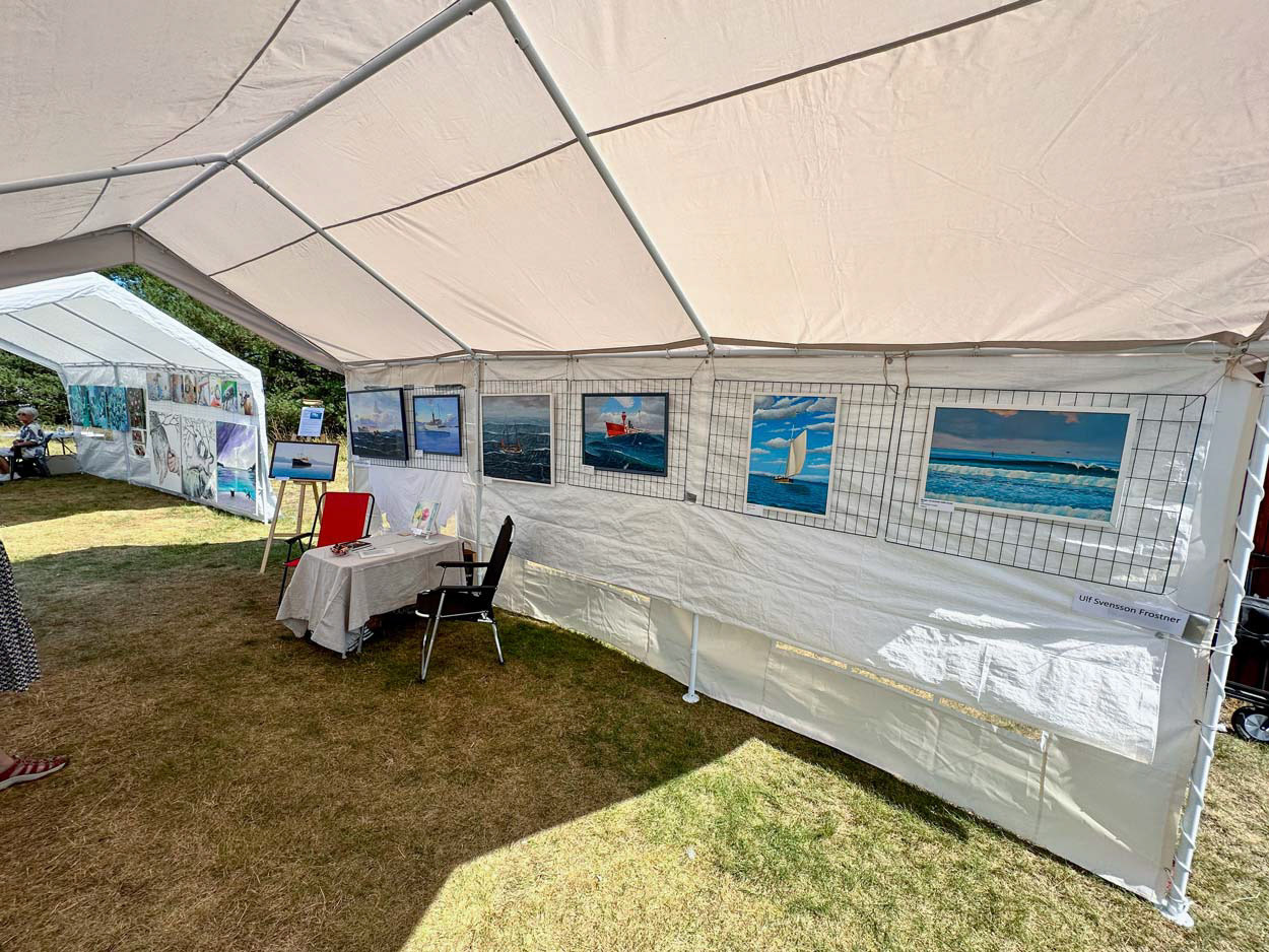 Tältutställning i sommarhettan