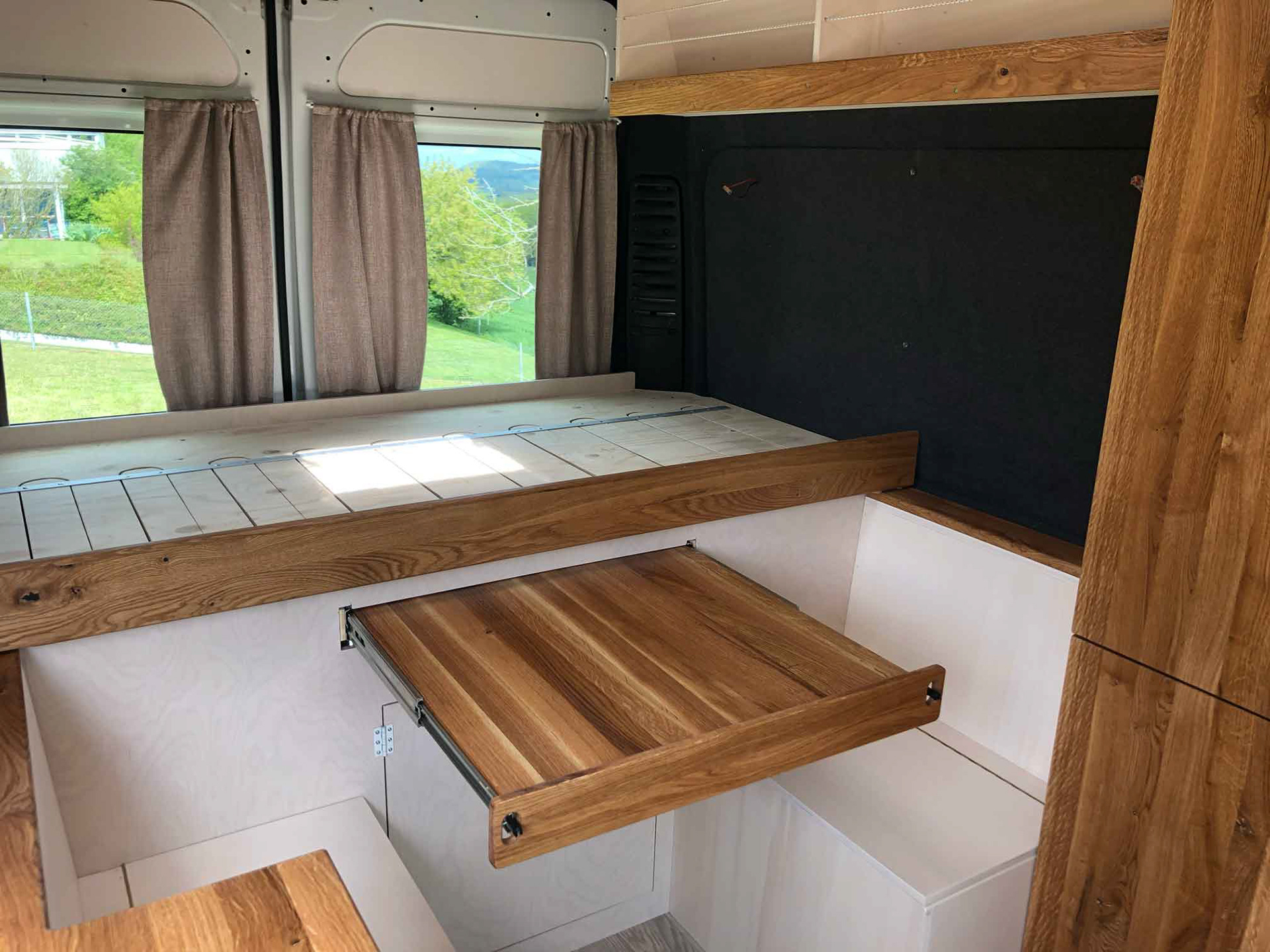 Fiat Ducato aménagé de l'intérieur - Bus du Pirate