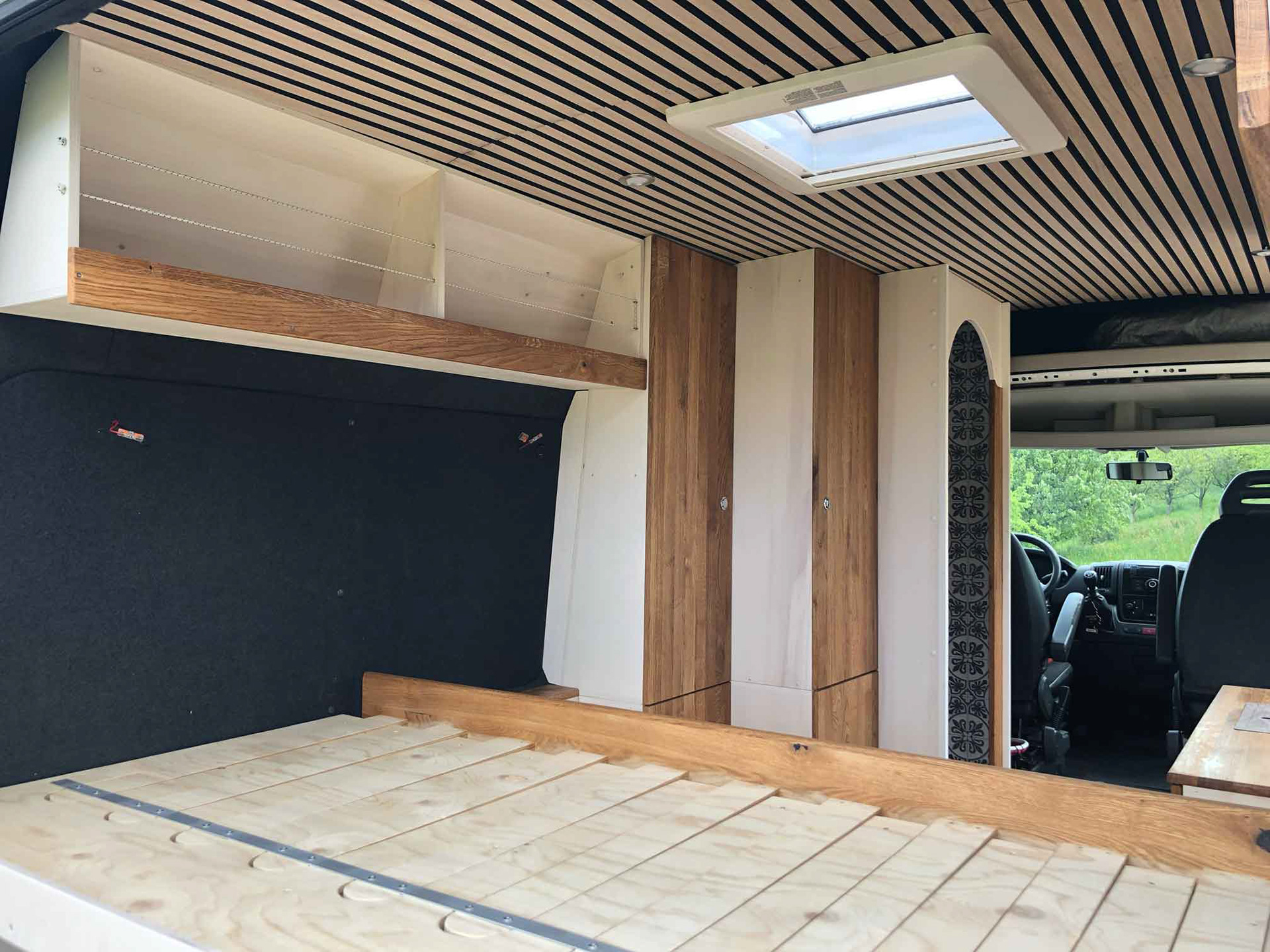 Fiat Ducato aménagé de l'intérieur - Bus du Pirate