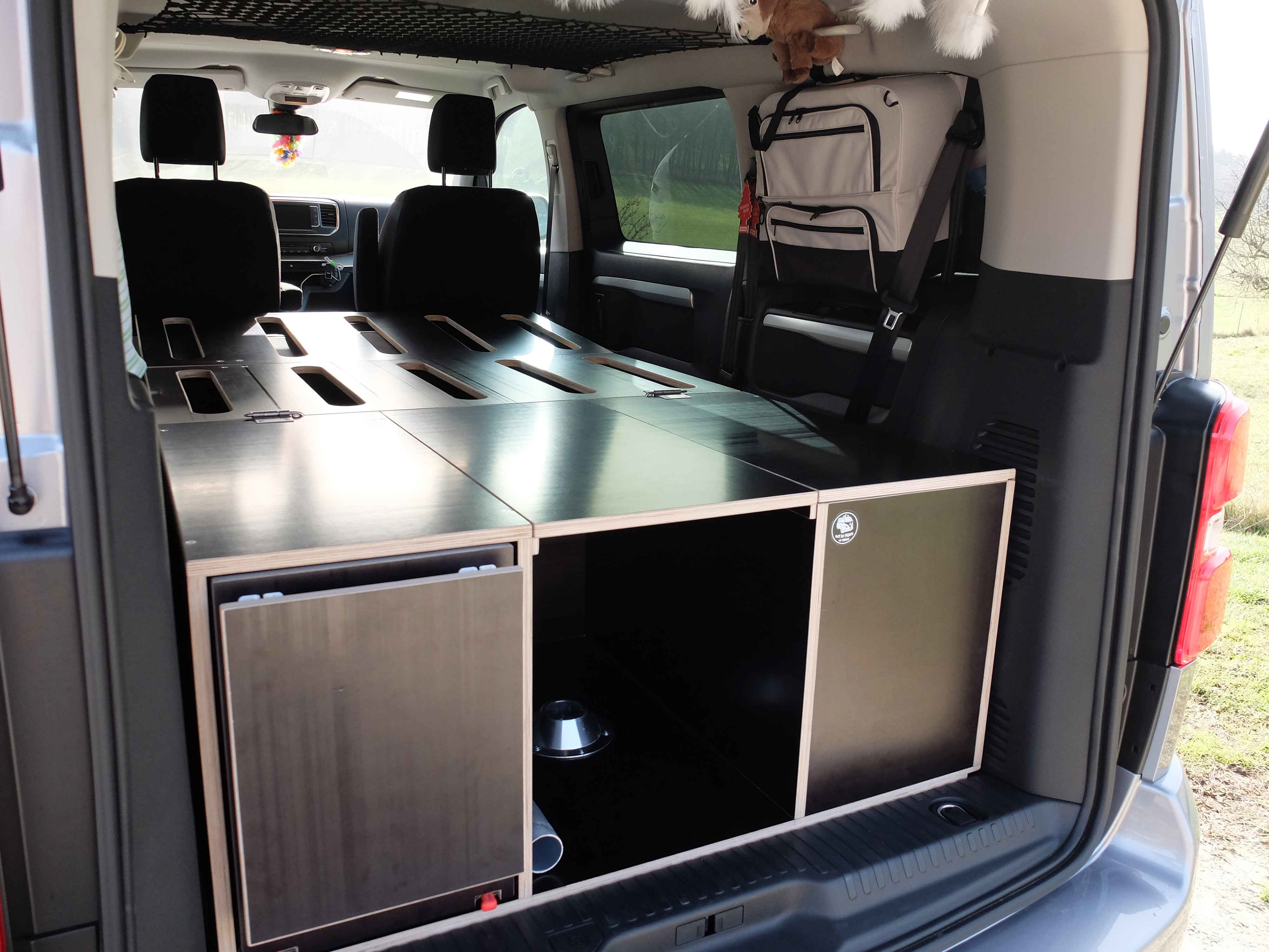 Opel Zafira Camper Box lit double - Bus du Pirate