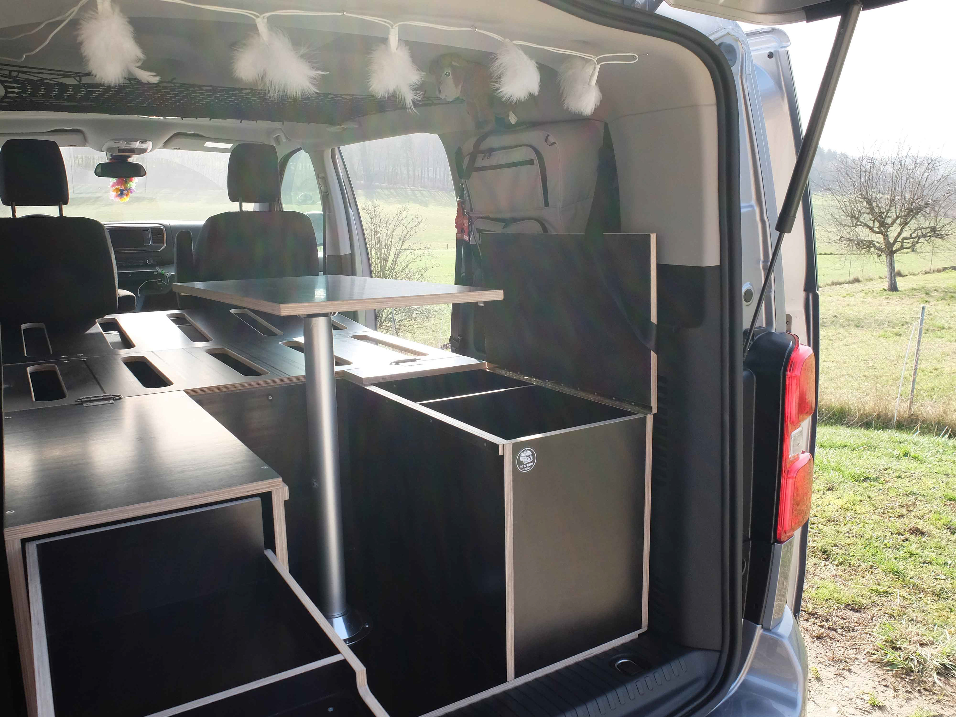 Opel Zafira Camper Box rangements intérieur - Bus du Pirate 