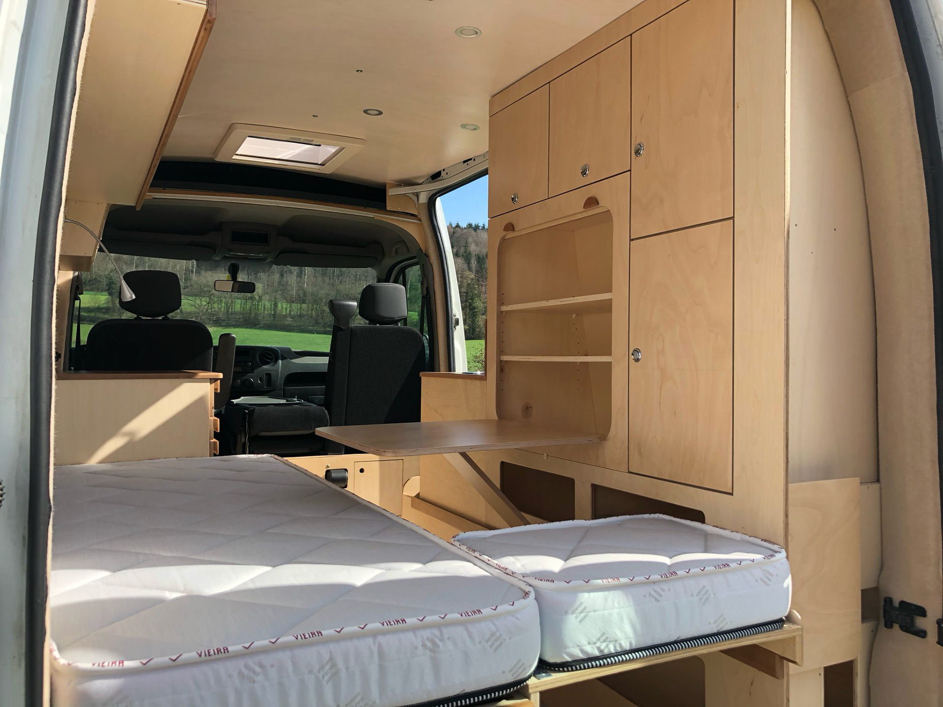 Renault Master aménagé de l'intérieur - Bus du Pirate