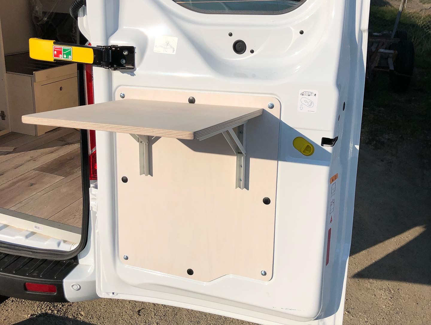 Ford Transit Custom aménagé rangements placard - Bus du Pirate