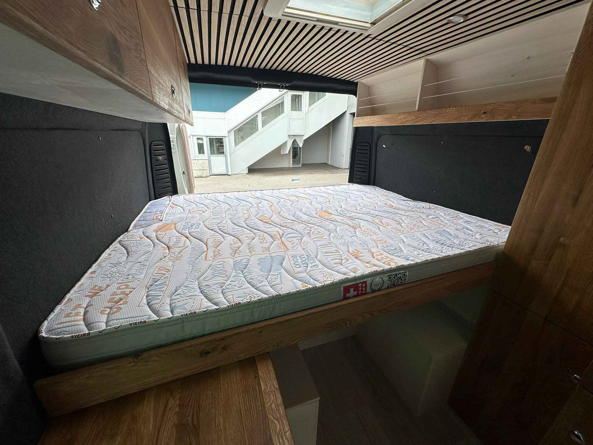 Fiat Ducato aménagé de l'intérieur - Bus du Pirate