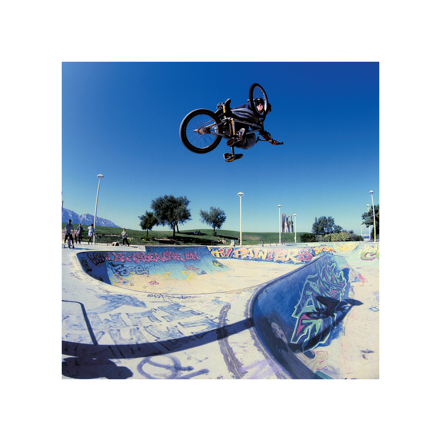 Steve Magro. Méchant invert à l'ancienne. Le Prado. Marseille. Rollei 6008 intégral. Fish eye.