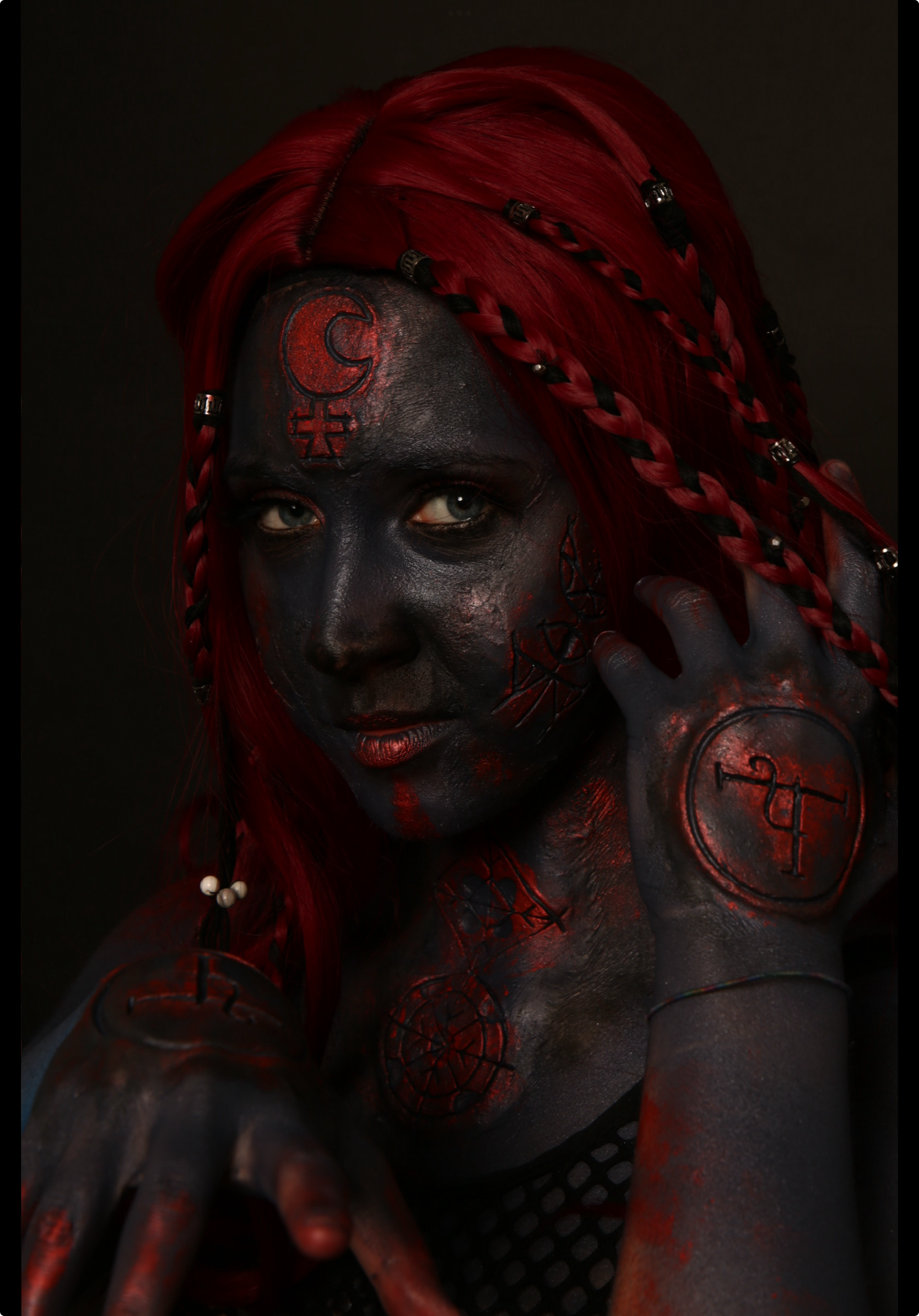 LILITH Tipologia: Sfx;  Caratteristiche: L'ispirazione per questo progetto nasce dalla storia del demone superiore di nome Lilith. Per questo look sono state utilizzate diverse tecniche, tra cui l'uso dell'aerografo e la creazione e applicazione di protesi. Anche la parrucca è stata modificata appositamente per il progetto; Type: Sfx; Features: The inspiration for this project came from the story of the high-level demon named Lilith. Various techniques were used for this look, including airbrushing and the creation and application of prosthetics. The wig was also customized for the project; Makeup e hair: Gino Aurora