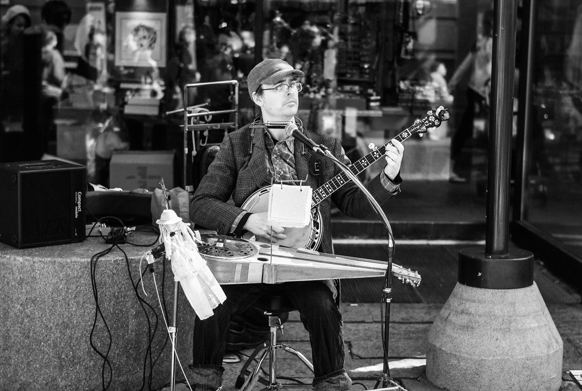 Banjo player