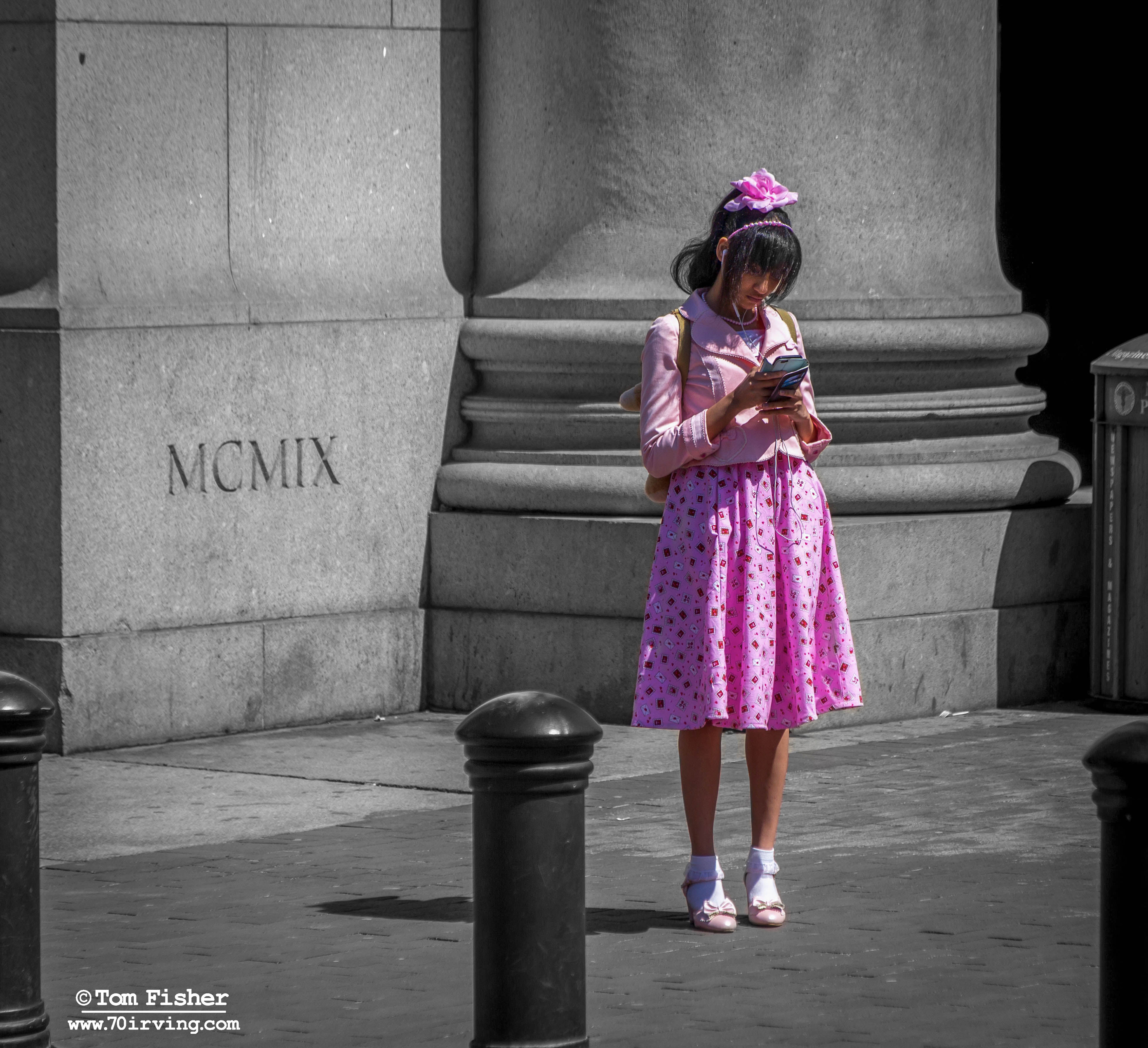 Visitor at the Manhattan Municipal Building