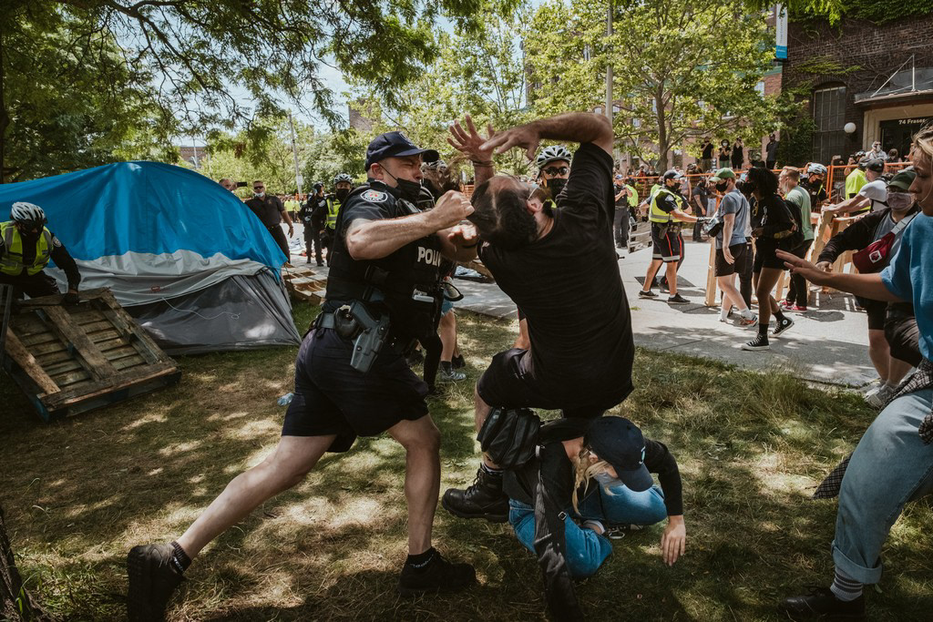 Police violence at Lamport encampment clearing