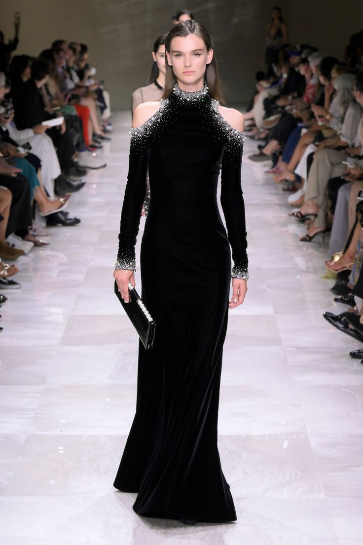 Giorgio Armani Prive Fall Winter 2024/25 Fashion Show