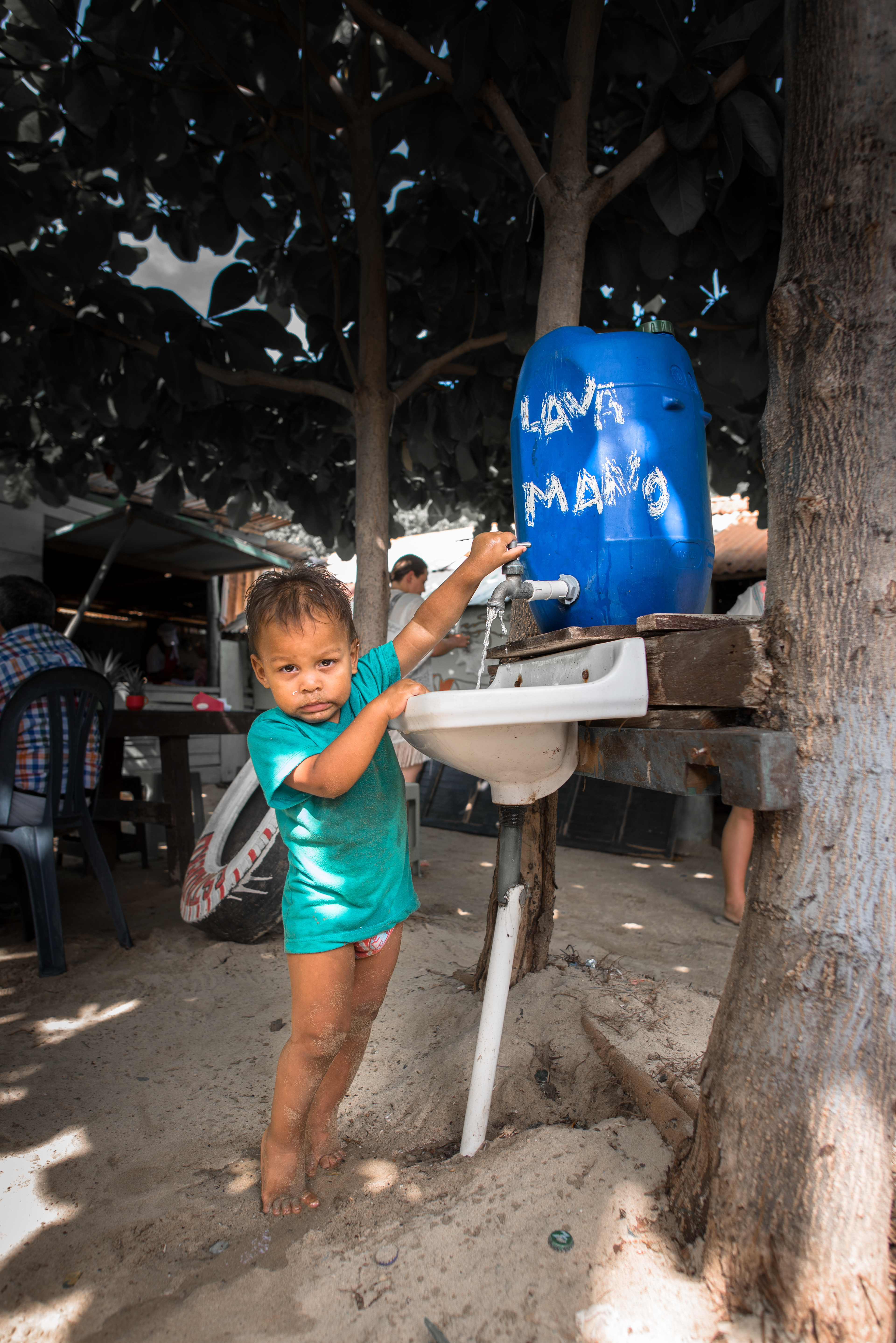 Tayrona, Colombia. I observed how this toddler played in the sand with sticks and branches for many minutes before his mom called him to have lunch. He was then pretty upset at having to stop his very fun game. It was beautiful to see how he entertained himself with no screen in his hand, but just nature.