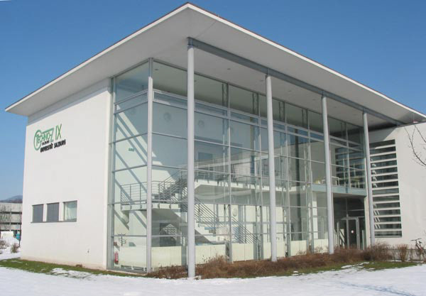 Ansicht des Universitätsgebäudes ür Computerwissenschaften in der Stadt Salzburg.