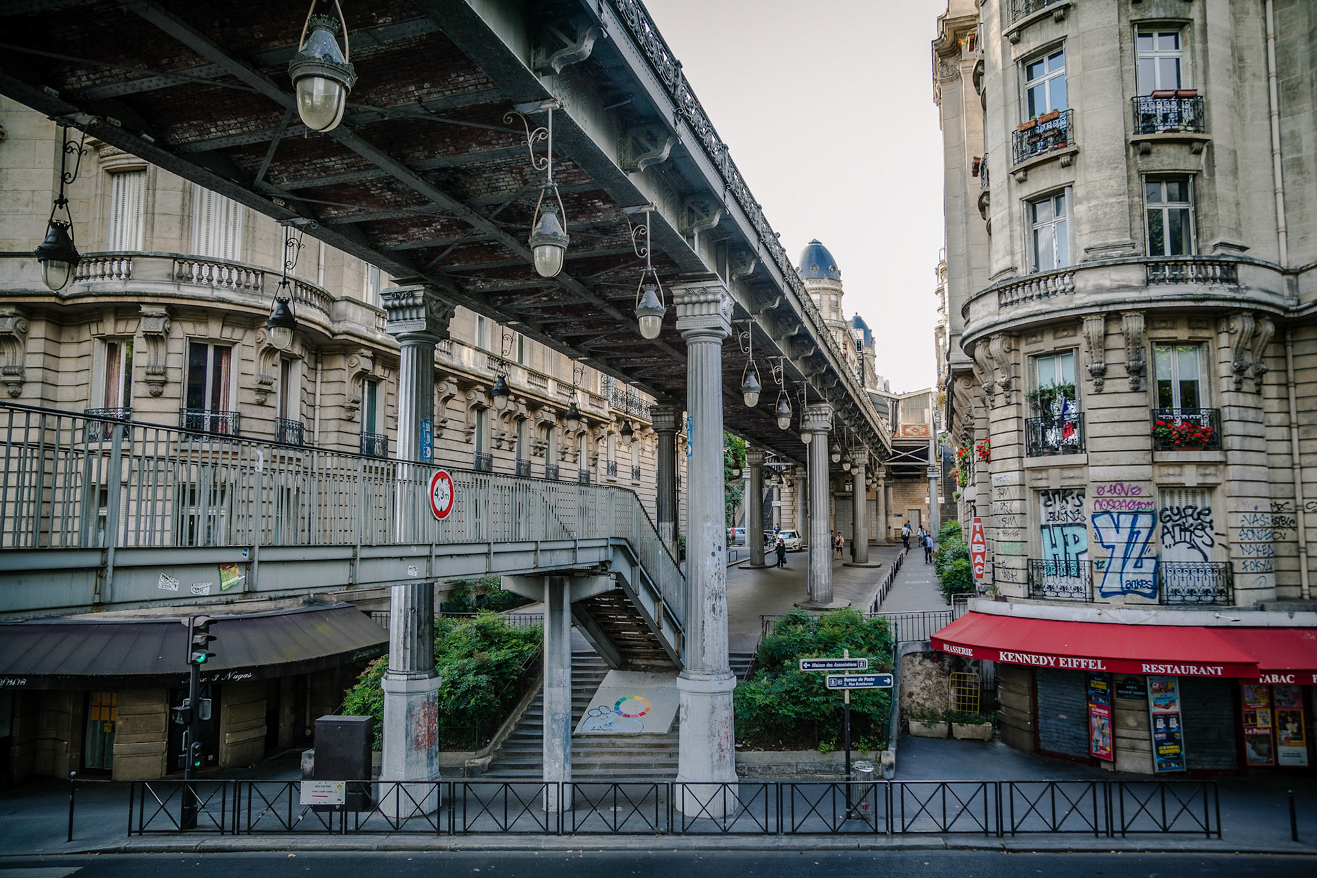 Bir Hakeim Bridge, Paris, France