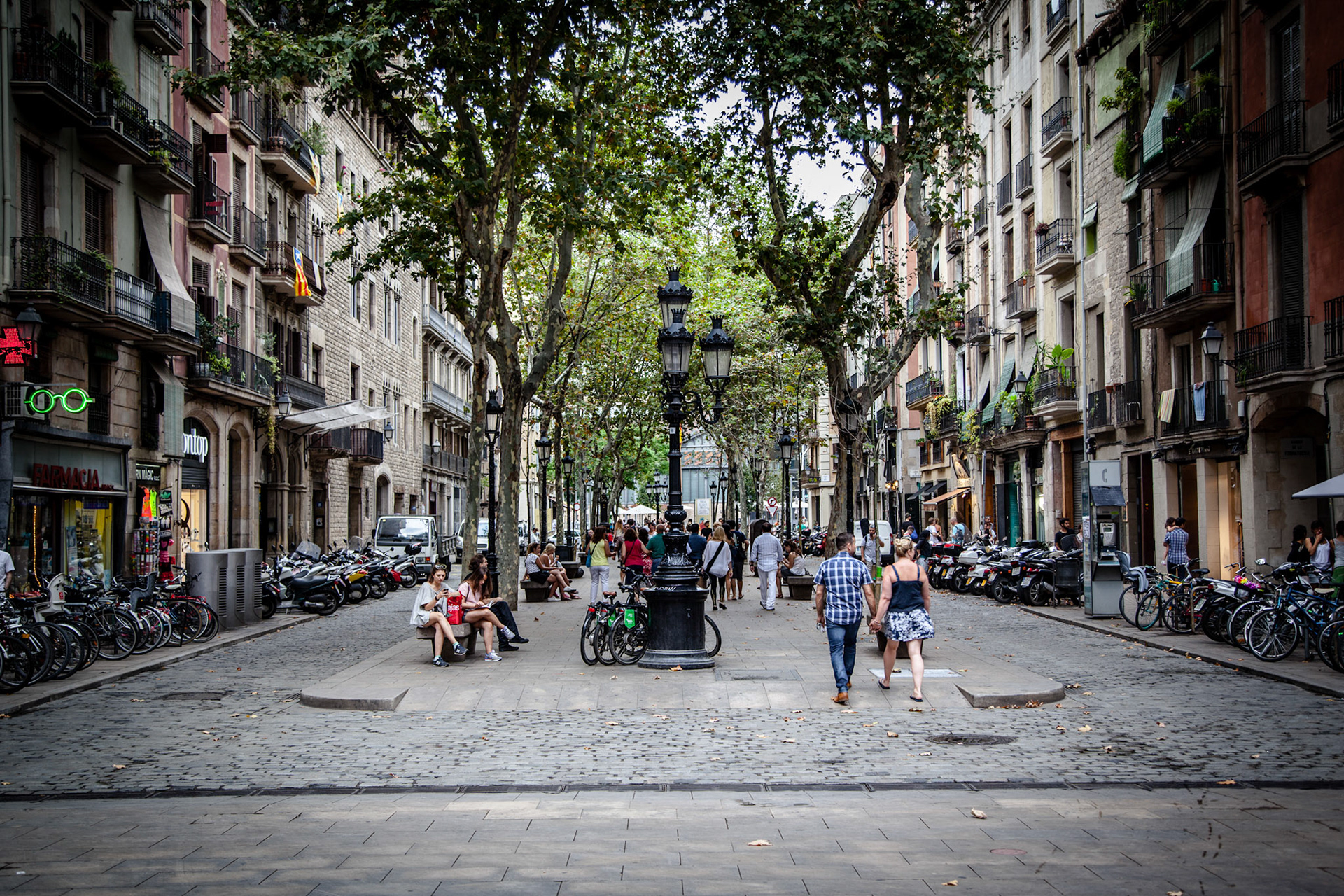 Passeig del Born, behind of Santa Maria del Mar