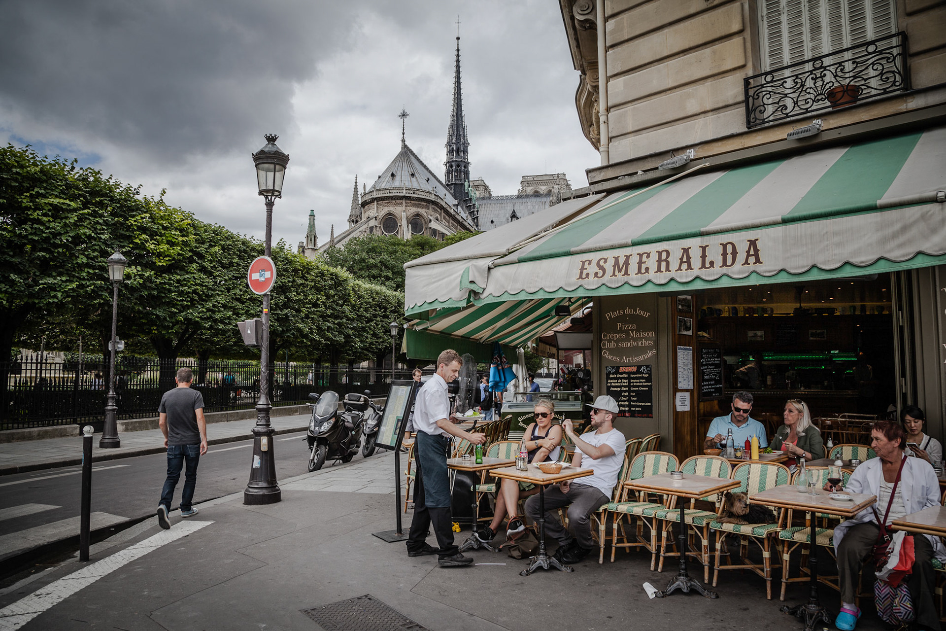 A view of the Notre Dame de Paris from the Pont Saint-Louis