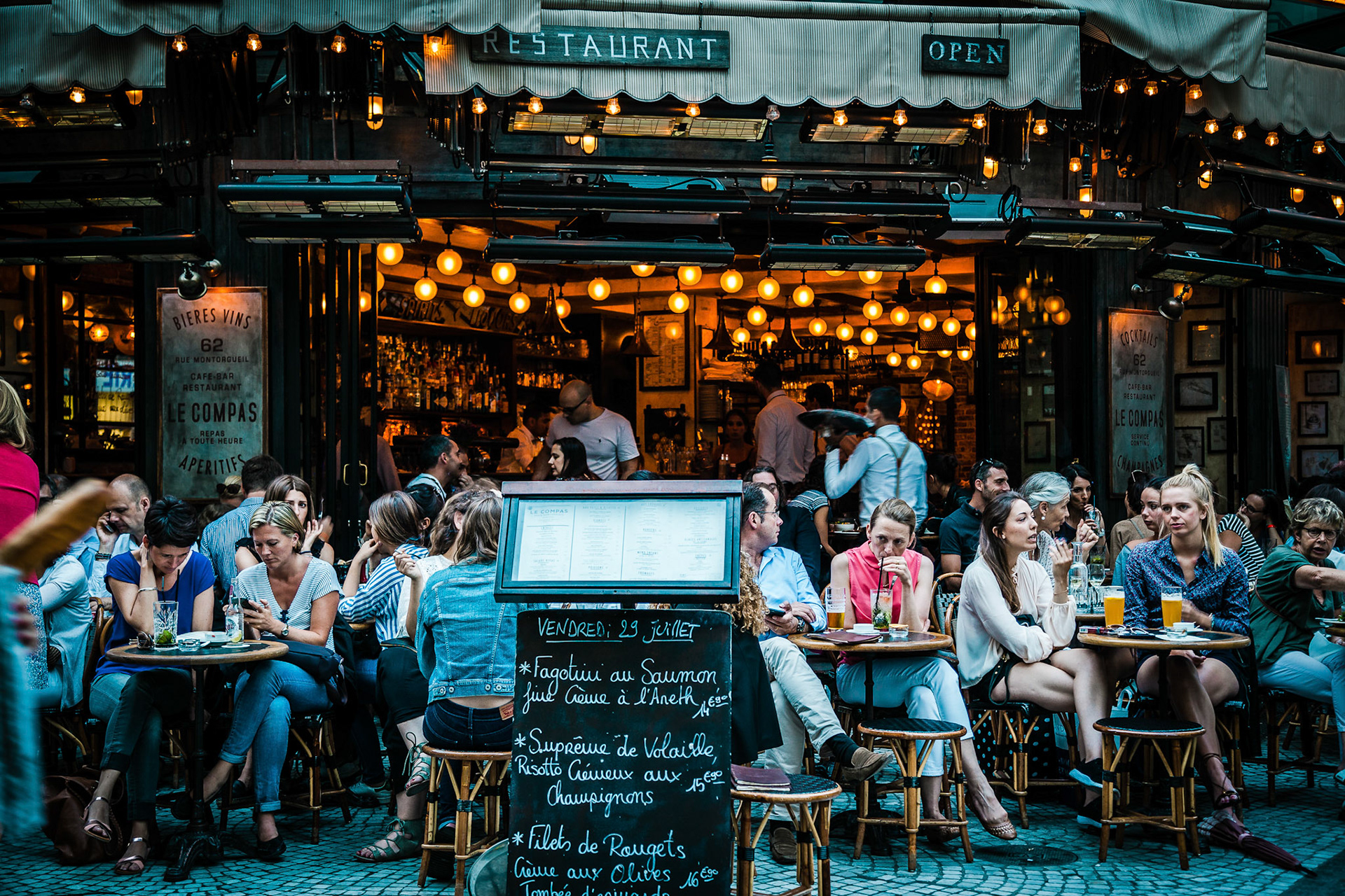 Clasic Scene, Strees of Paris